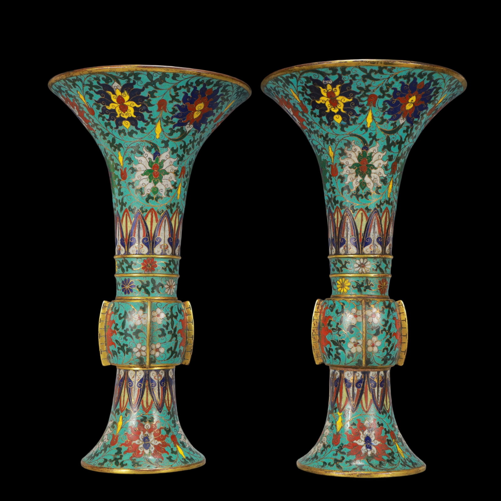 A Exquisite A pair of Cloisonne Lotus Pattern Double-Ears Vase: A Exquisite A pair of Cloisonne Lotus Pattern Double-Ears Vase Ming Dynasty, China Jingtai Four-character Mark Size:19cmx35cm Weight:3850g (The Dimensions Of All Batches Are Manually Measured.If You N