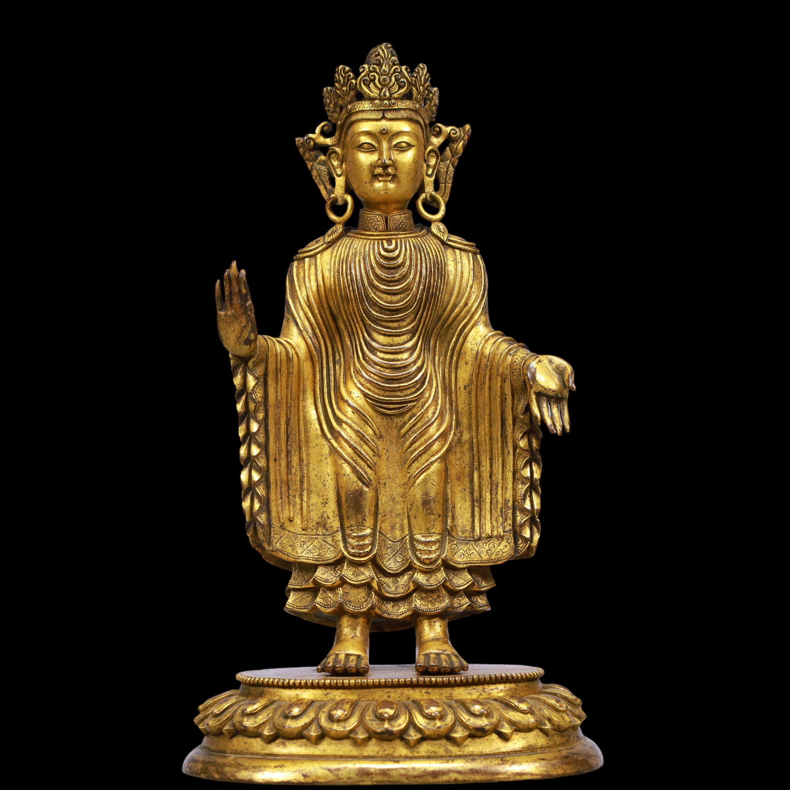 An Exquisite Gilt Bronze Statue of Amitayus: An Exquisite Gilt Bronze Statue of Amitayus Ming Dynasty, China Size:13cmx9cmx23cm Weight:1650g (The Dimensions Of All Batches Are Manually Measured.If You Need More Detailed Information, Please Conta