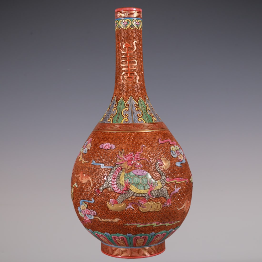 An Exquisite Enamel Auspicious Beast Pattern Bats and Peach Pattern Vase: An Exquisite Enamel Auspicious Beast Pattern Bats and Peach Pattern Vase Qing Dynasty, China Qianlong Six-character Mark Size:29cmx15cm (The Dimensions Of All Batches Are Manually Measured.If You Need