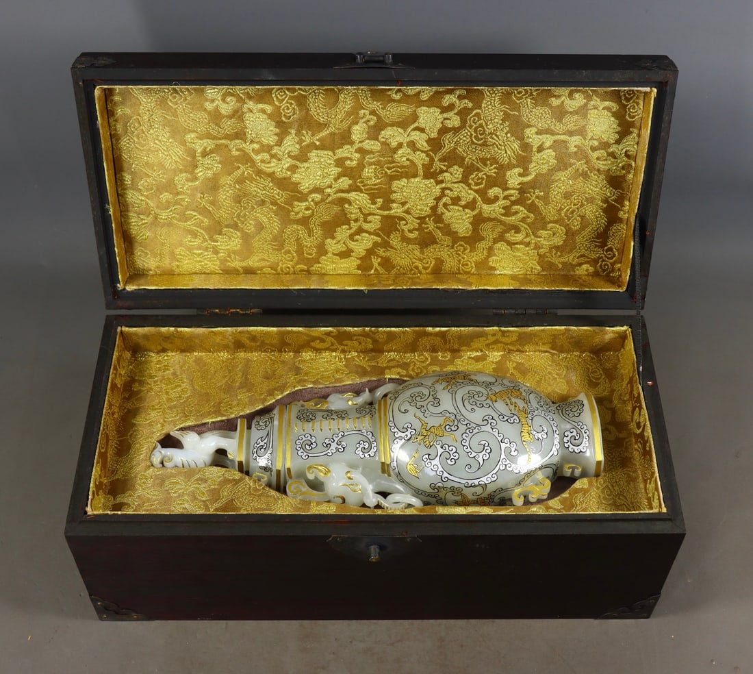 An Exquisite White Jade Inlaid Gold and Silver Double-Ears Vase: An Exquisite White Jade Inlaid Gold and Silver Double-Ears Vase Qing Dynasty, China Size:27.5cmx9.5cmx6cm Weight:1064g (The Dimensions Of All Batches Are Manually Measured.If You Need More Detailed In