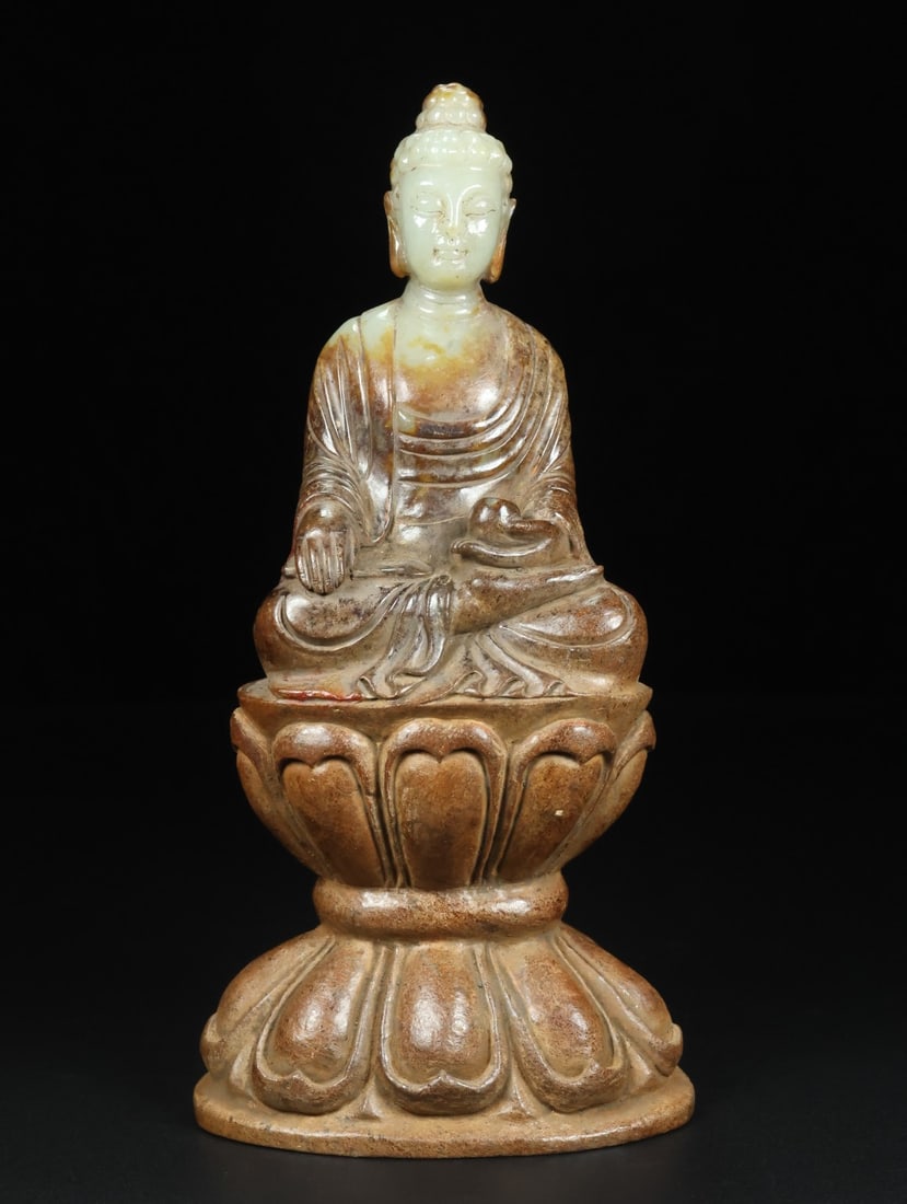 An Exquisite White Jade Buddha Statue Ornament: An Exquisite White Jade Buddha Statue Ornament Han Dynasty, China Size:21cmx10.2cmx7.6cm Weight:1.371kg (The Dimensions Of All Batches Are Manually Measured.If You Need More Detailed Information, Plea