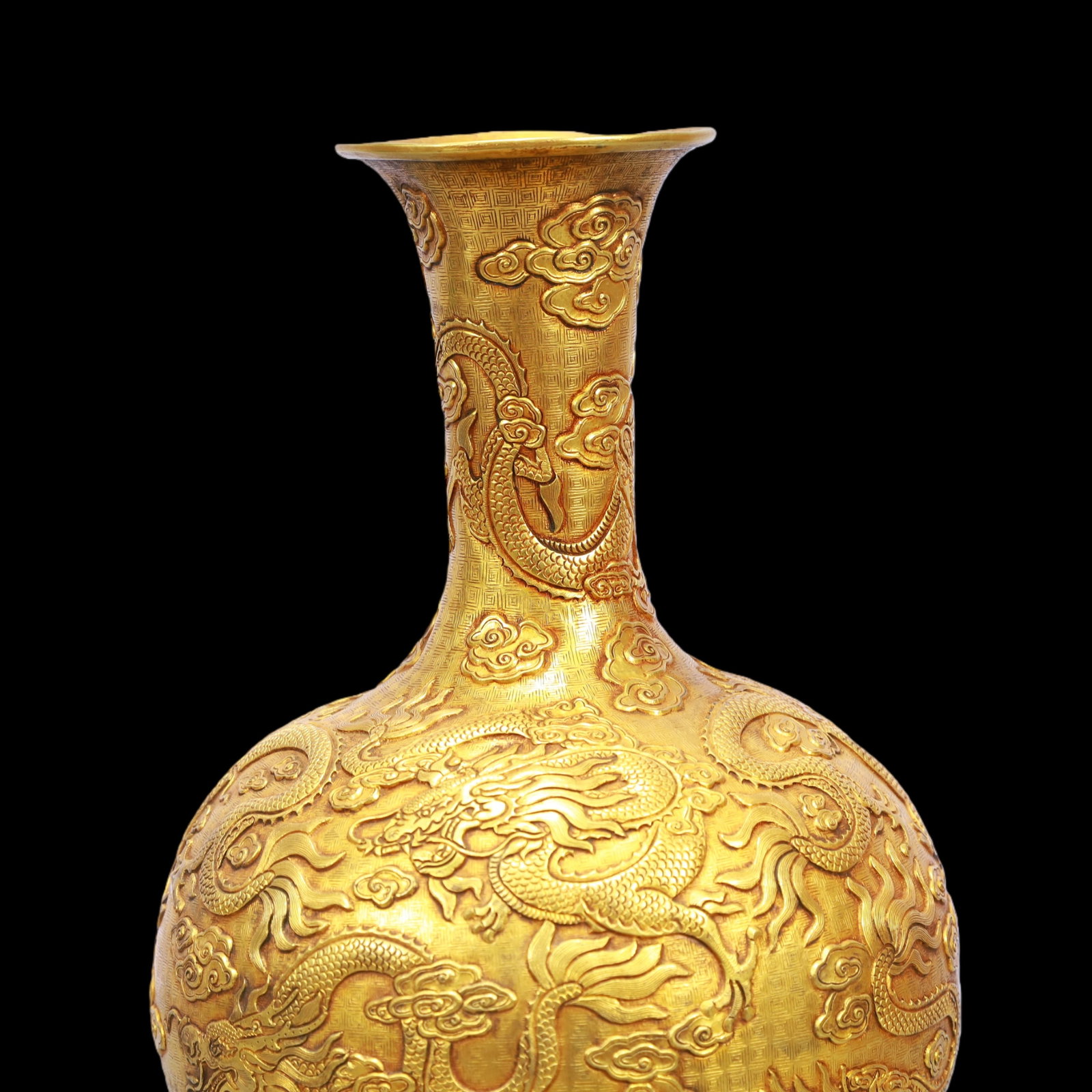 A Exquisite Gilt Bronze Dragon Pattern Auspicious Cloud Pattern Vase - 2