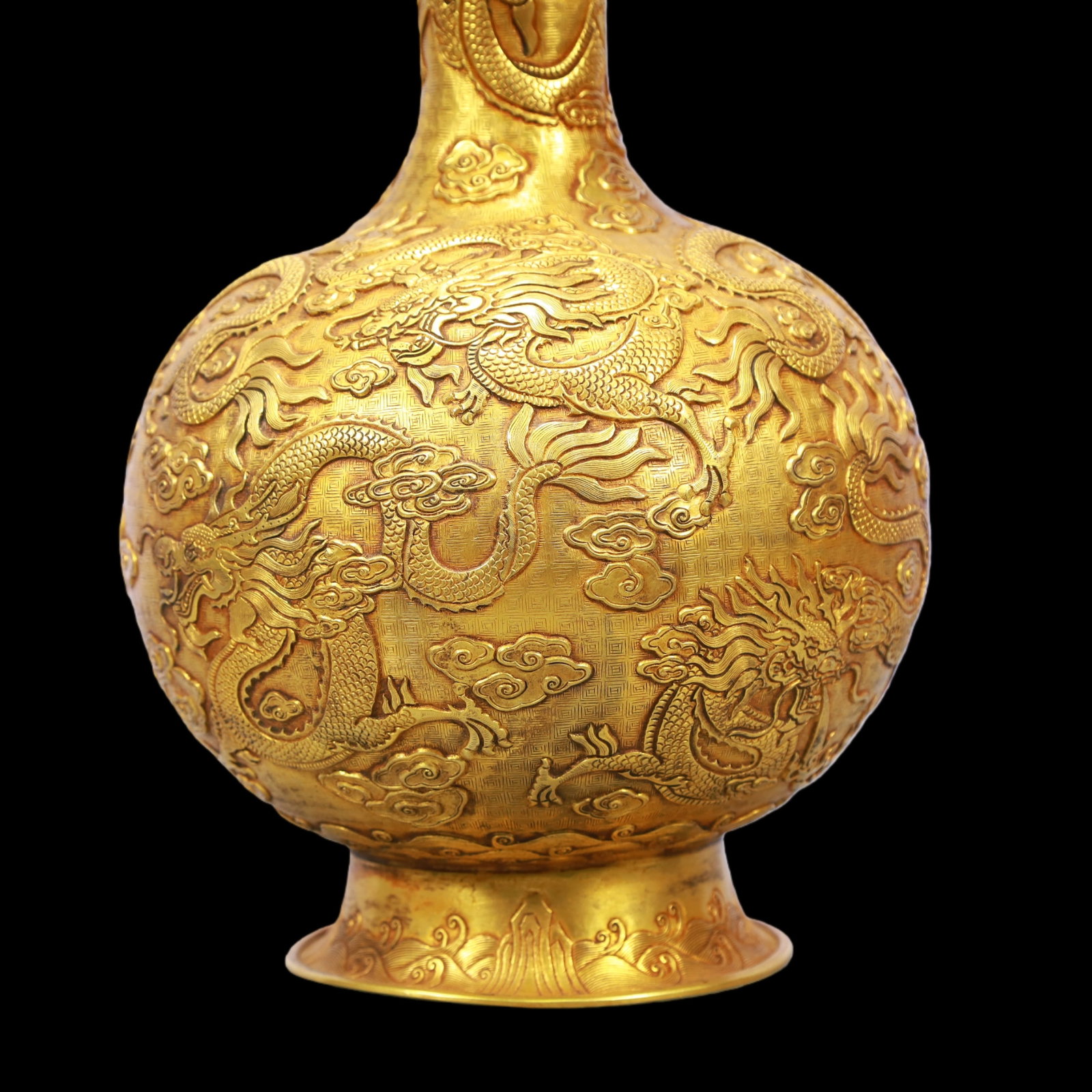 A Exquisite Gilt Bronze Dragon Pattern Auspicious Cloud Pattern Vase - 3