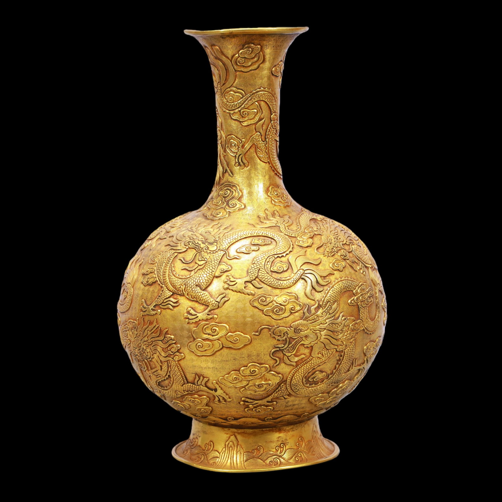 A Exquisite Gilt Bronze Dragon Pattern Auspicious Cloud Pattern Vase - 4