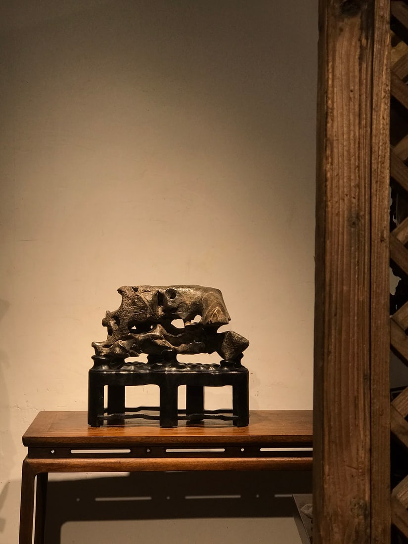 An Exquisite Taihu Stone Ornament: An Exquisite Taihu Stone Ornament Qing Dynasty, China Size:43cmx37cmx19cm (The Dimensions Of All Batches Are Manually Measured.If You Need More Detailed Information, Please Contact Our Customer Servic