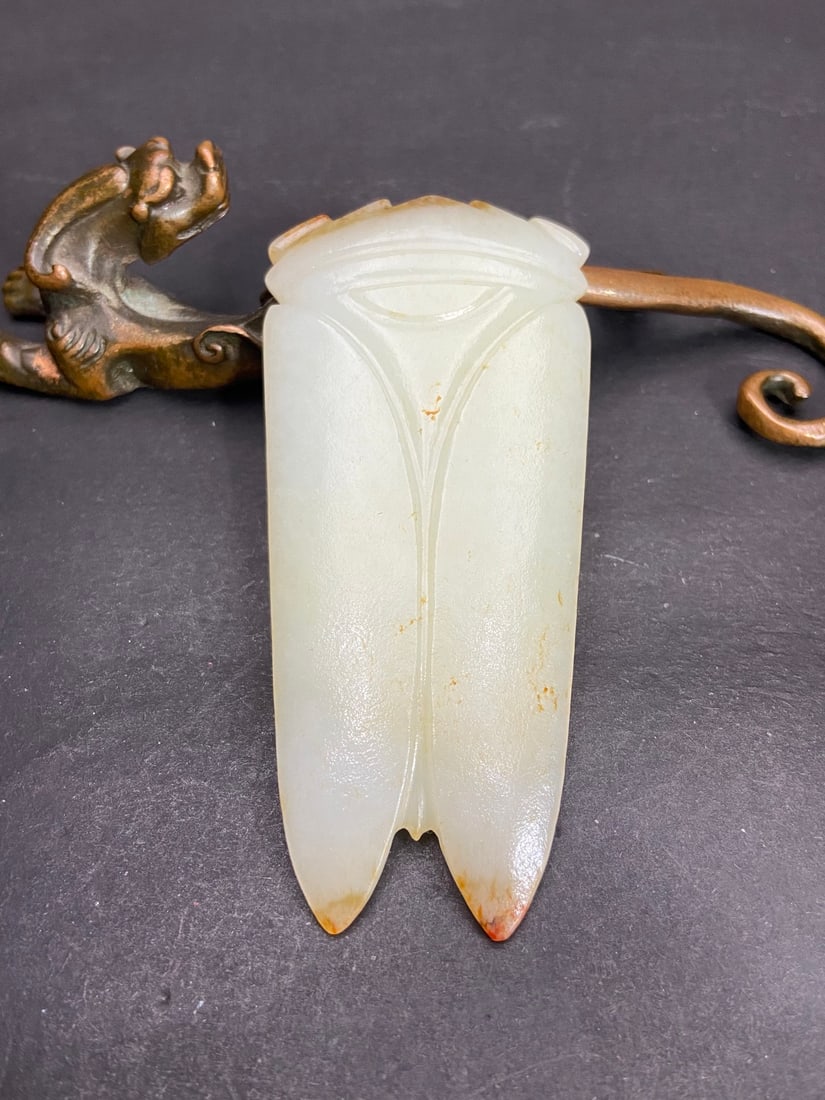 An Exquisite White Jade Cicada Pendant (1 of 9)
