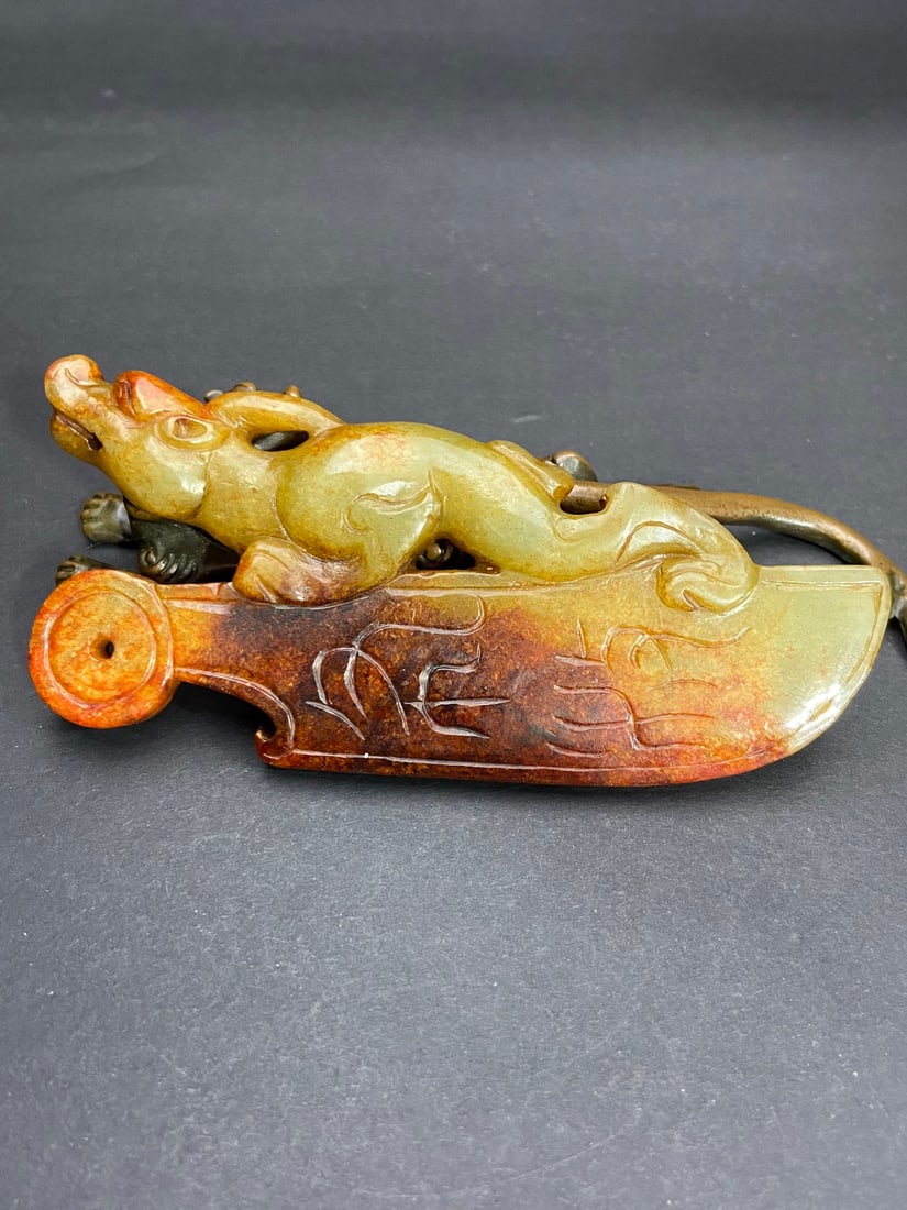 An Exquisite White Jade Dragon Pattern Ornament: An Exquisite White Jade Dragon Pattern Ornament Han Dynasty, China Size:1.16cmx6cmx1.59cm Weight:121g (The Dimensions Of All Batches Are Manually Measured.If You Need More Detailed Information, Please