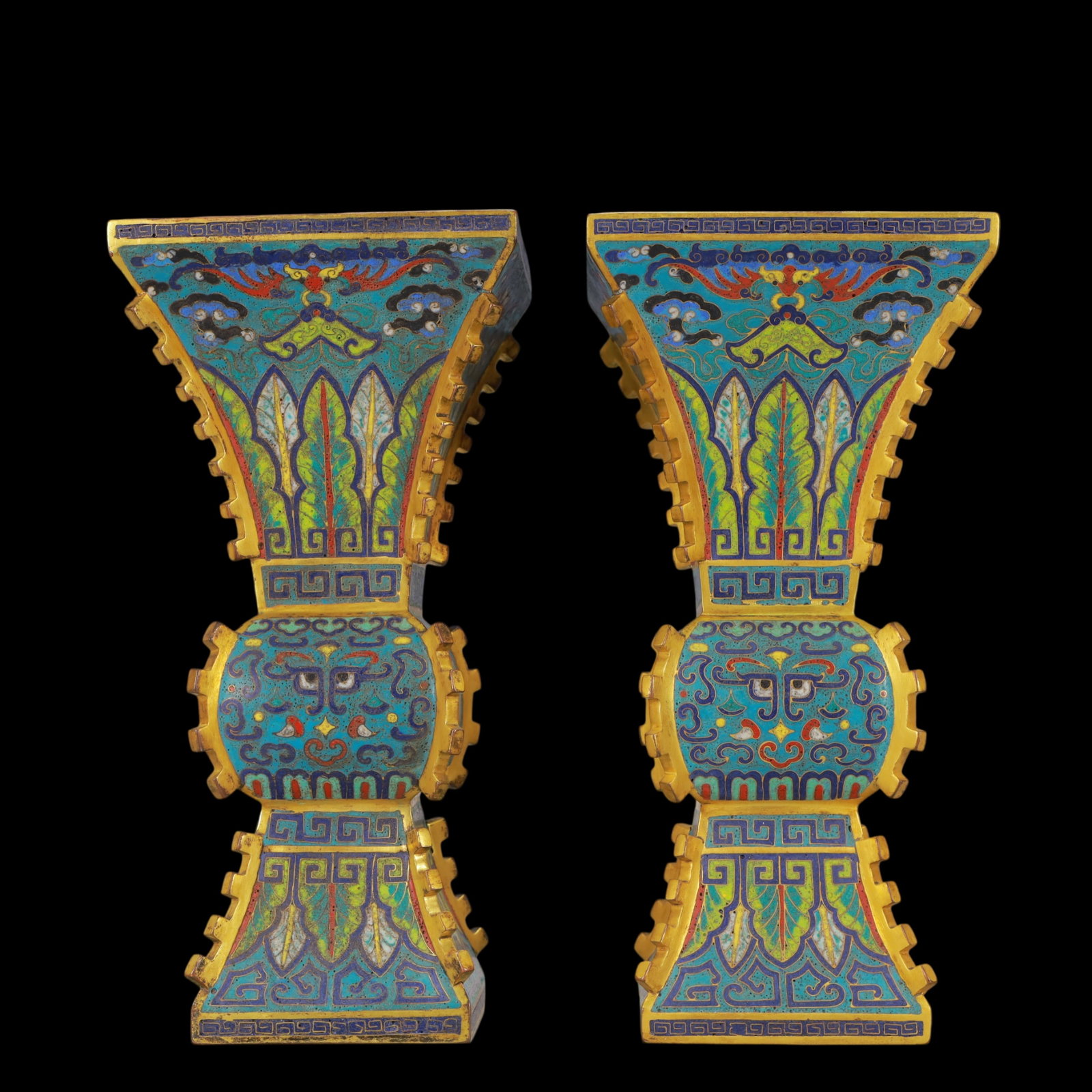 A Exquisite A pair of Cloisonne Beast-Face Pattern Vase: A Exquisite A pair of Cloisonne Beast-Face Pattern Vase Qing Dynasty, China Qianlong Four-character Mark Size:14cmx28cm Weight:4350g (The Dimensions Of All Batches Are Manually Measured.If You Need Mo