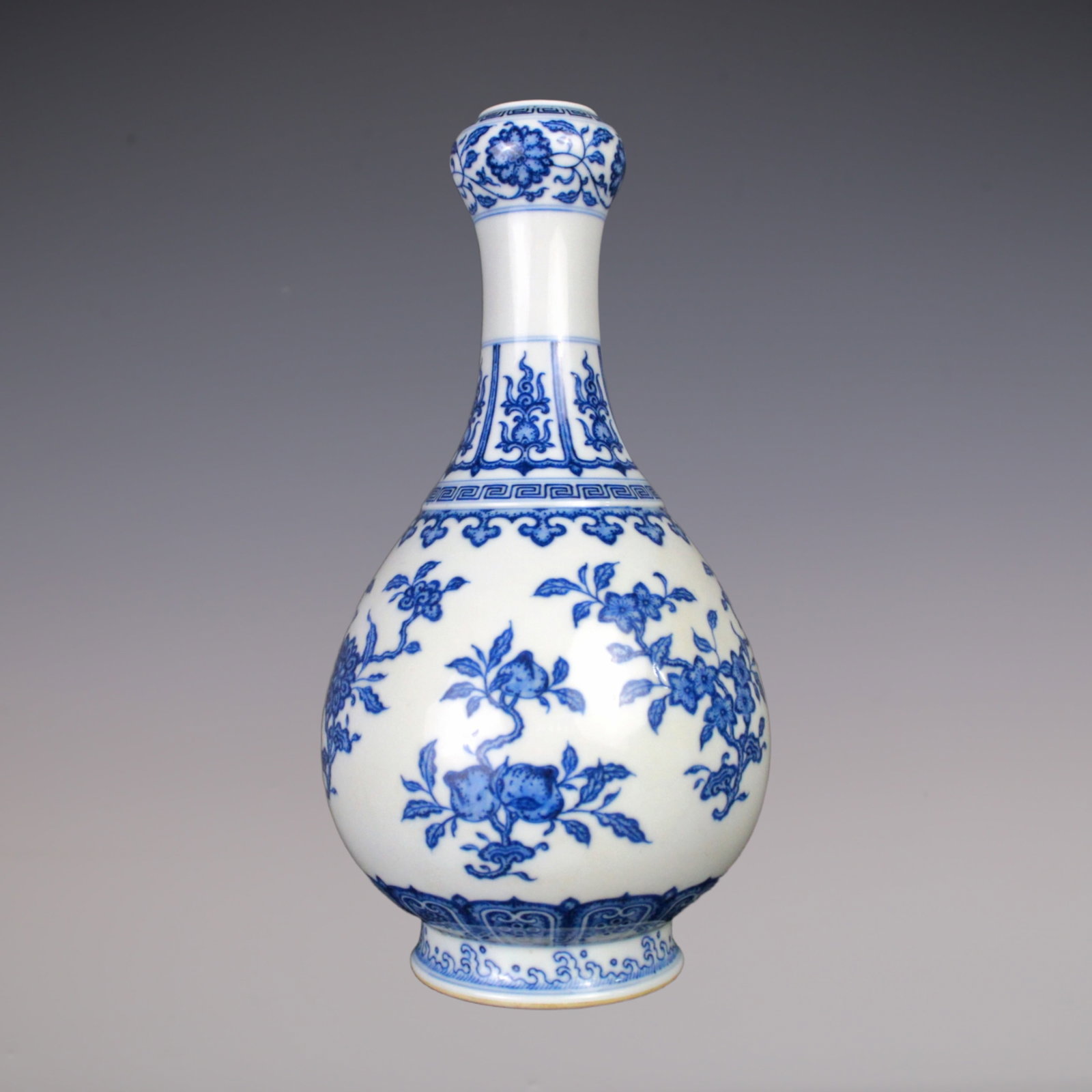An Exquisite Blue and White Lotus Pattern Flower and Fruit Pattern Vase: An Exquisite Blue and White Lotus Pattern Flower and Fruit Pattern Vase Qing Dynasty, China Yongzheng Six-character Mark Size:28cmx9cm (The Dimensions Of All Batches Are Manually Measured.If You Need 