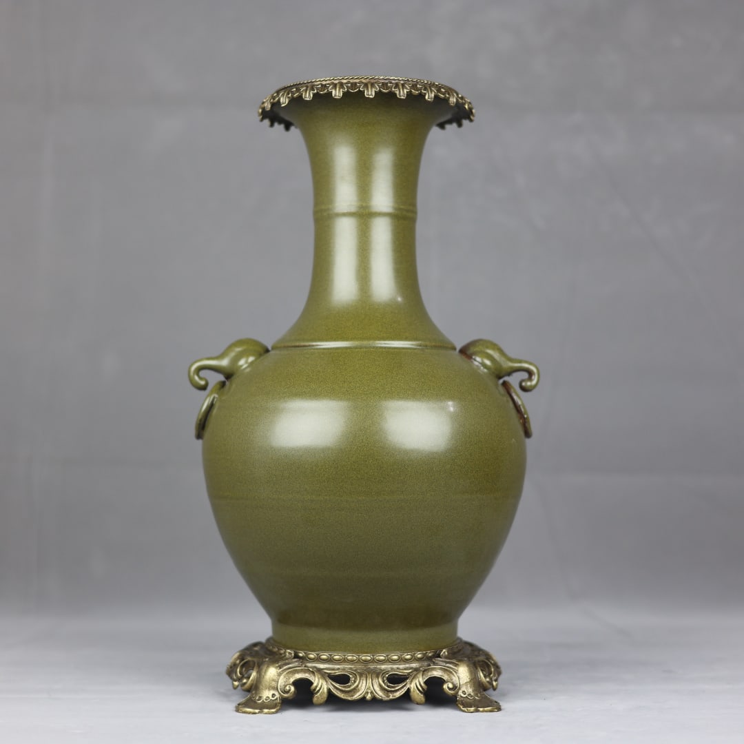 An Exquisite Teadust Glazed Inlaid Bronze Double-Ears Vase (1 of 9)
