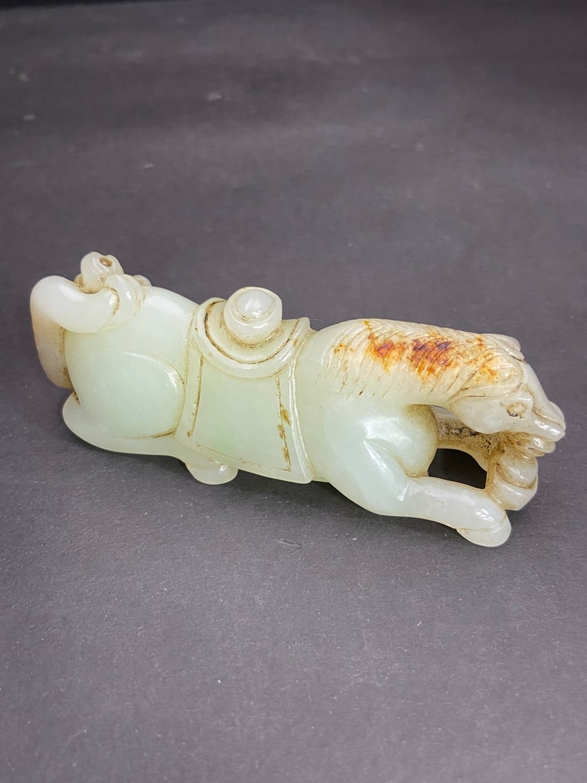 An Exquisite White Jade Horse Hand Piece: An Exquisite White Jade Horse Hand Piece Qing Dynasty, China Size:9.56cmx3.7cmx2.88cm Weight:129g (The Dimensions Of All Batches Are Manually Measured.If You Need More Detailed Information, Please Con