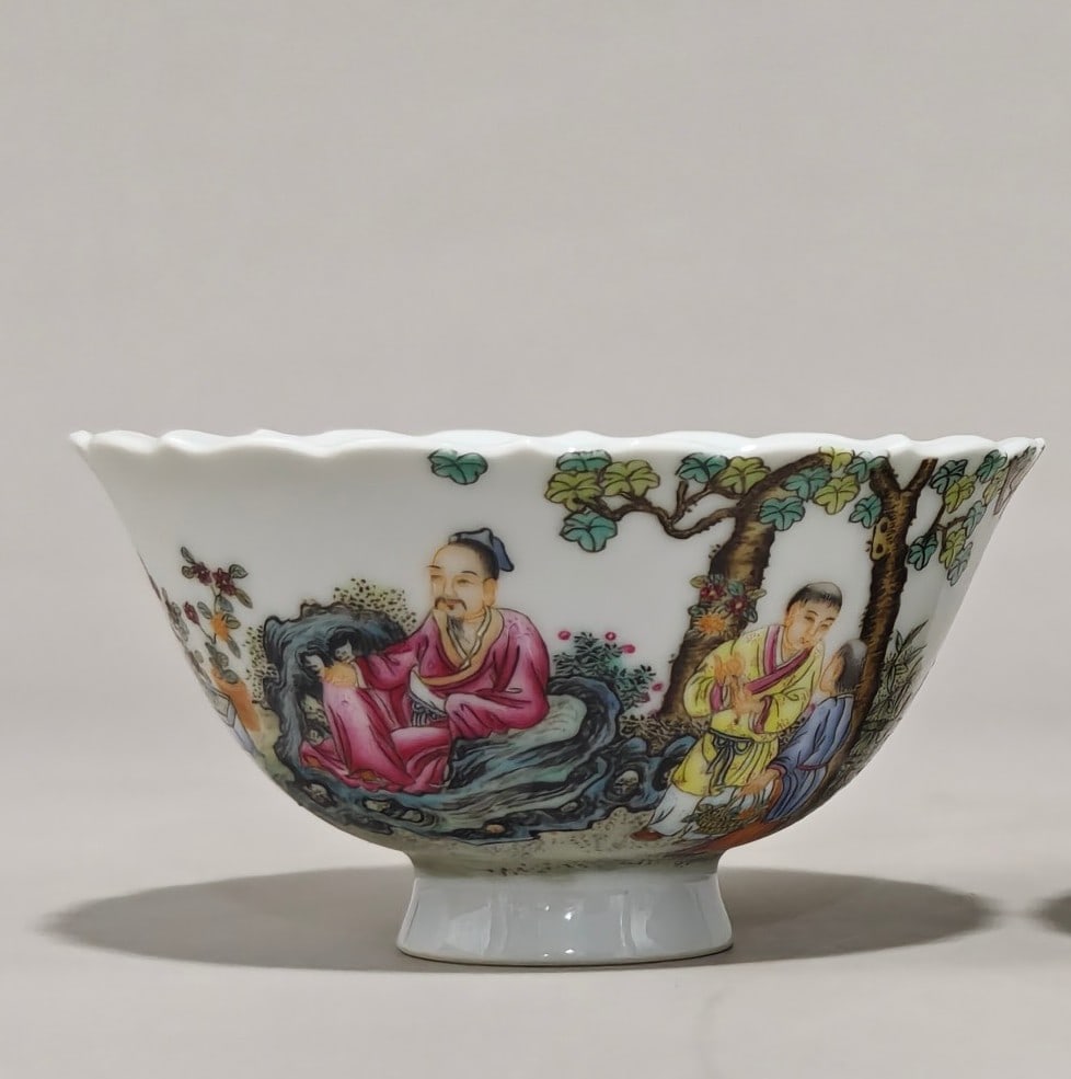 An Exquisite Famille-Rose Character and Story Pattern Cup: An Exquisite Famille-Rose Character and Story Pattern Cup Qing Dynasty, China Yongzheng Six-character Mark Size:5cmx9.1cm (The Dimensions Of All Batches Are Manually Measured.If You Need More Detailed