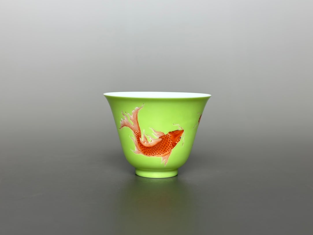 An Exquisite Iron-Red Green Ground Fish Pattern Cup: An Exquisite Iron-Red Green Ground Fish Pattern Cup Qing Dynasty, China Yongzheng Four-character Mark Size:5.1cmx6.9cm (The Dimensions Of All Batches Are Manually Measured.If You Need More Detailed In