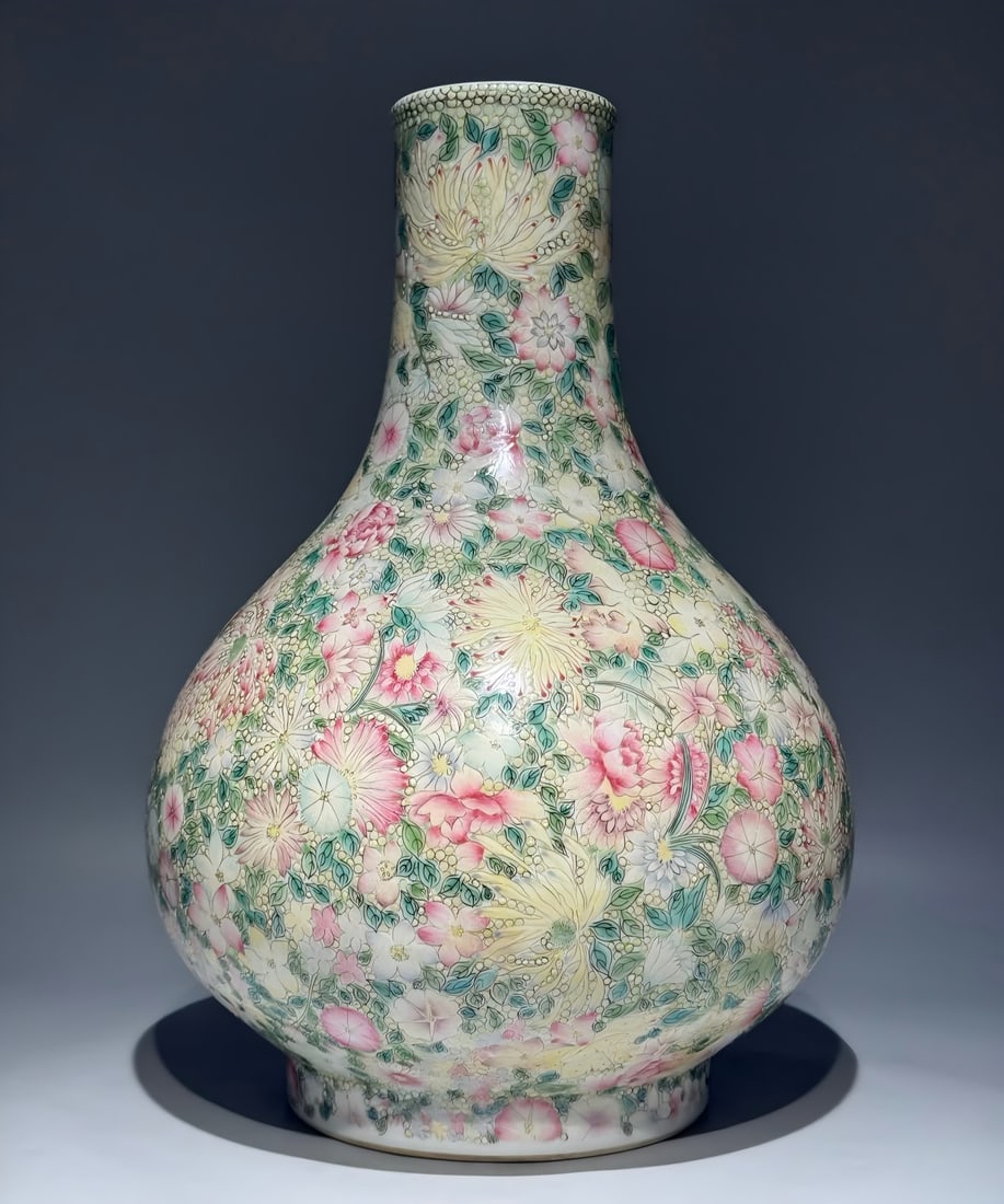 A Qing Dynasty Qianlong pastel kaleidoscope water chestnut bottle: Qing Dynasty Qianlong model pastel kaleidoscope water chestnut bottle SIZE: H:36.8cm W:25.5cm (The Dimensions Of All Batches Are Manually Measured.If You Need More Detailed Information, Please Contact