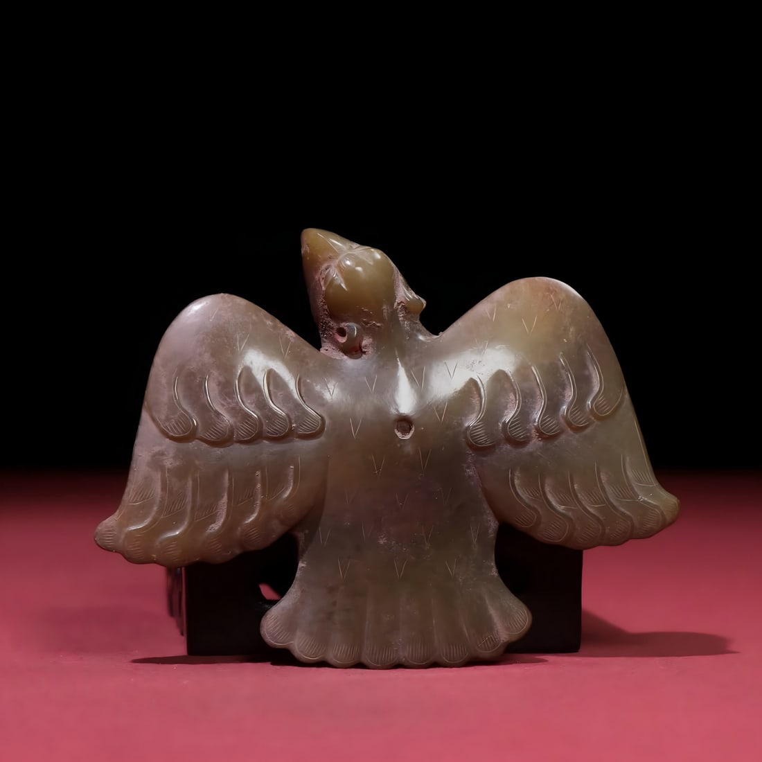 A piece of Han Dynasty jade Tongtian Kong Fengniao handle (1 of 9)