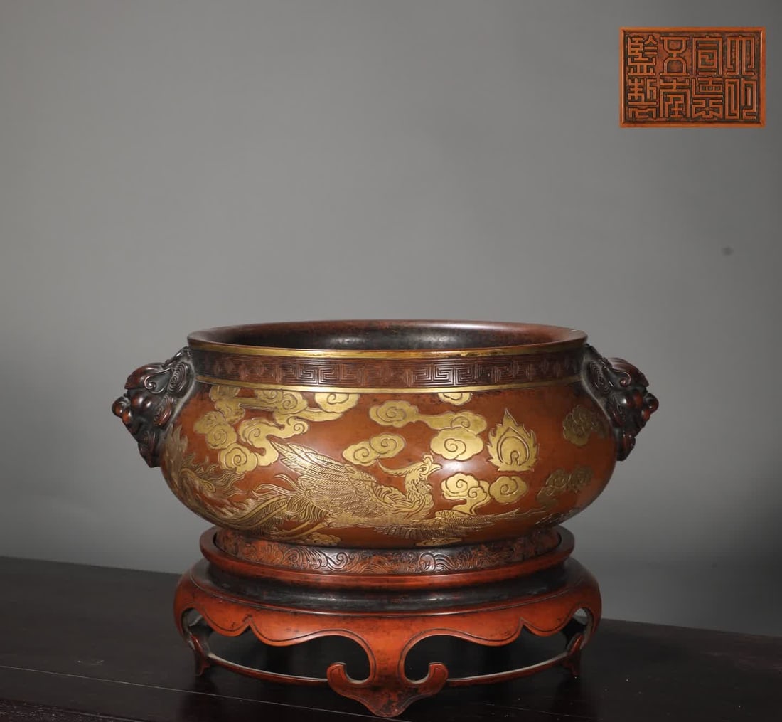 A piece of Ming Dynasty profound copper tire, gilded phoenix and chirping lion head ear furnace (1 of 9)