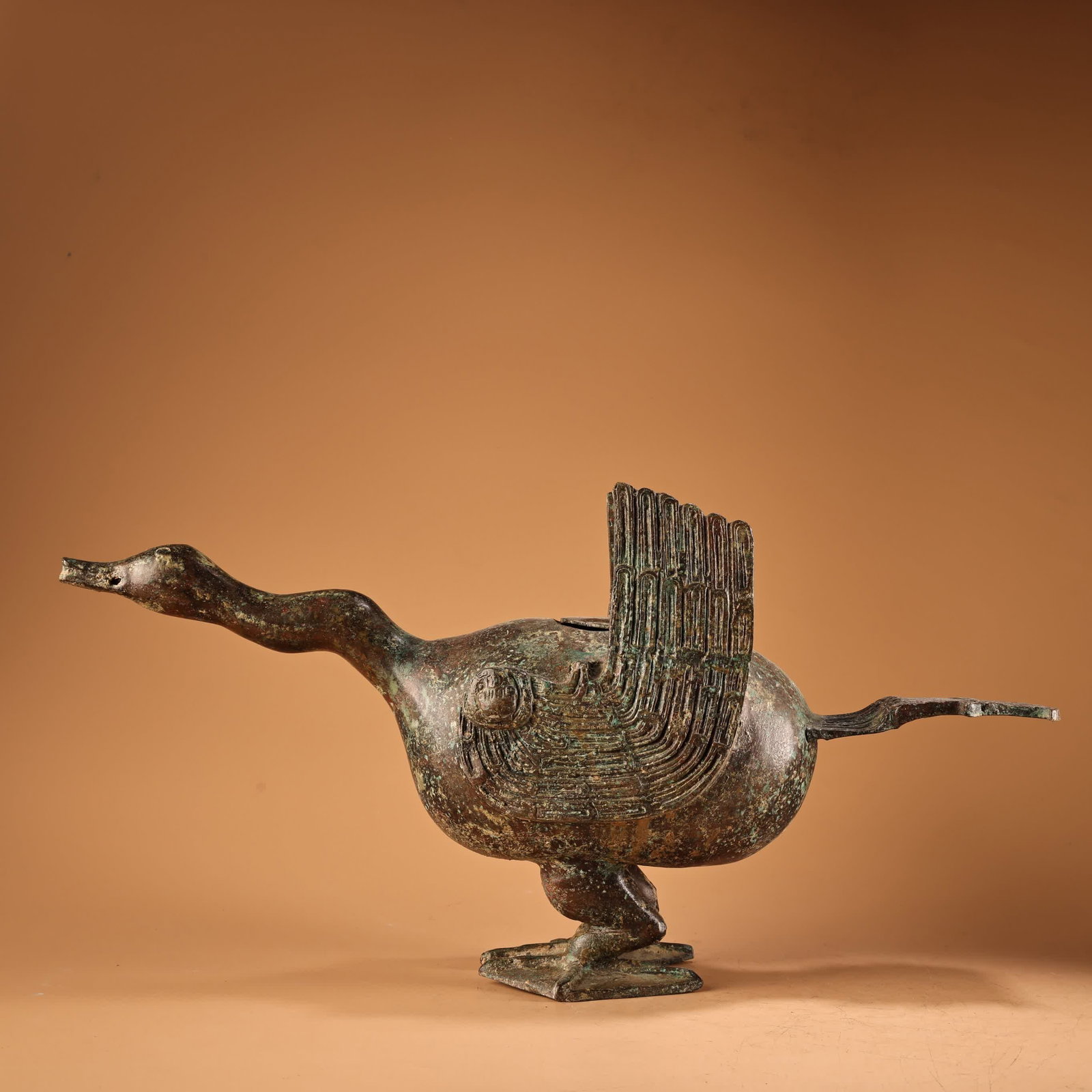 A bronze bird: Bronze Bird SIZE: W:1400g H:29cm W:11cm (The Dimensions Of All Batches Are Manually Measured.If You Need More Detailed Information, Please Contact Our Customer Service Before Bidding.)
