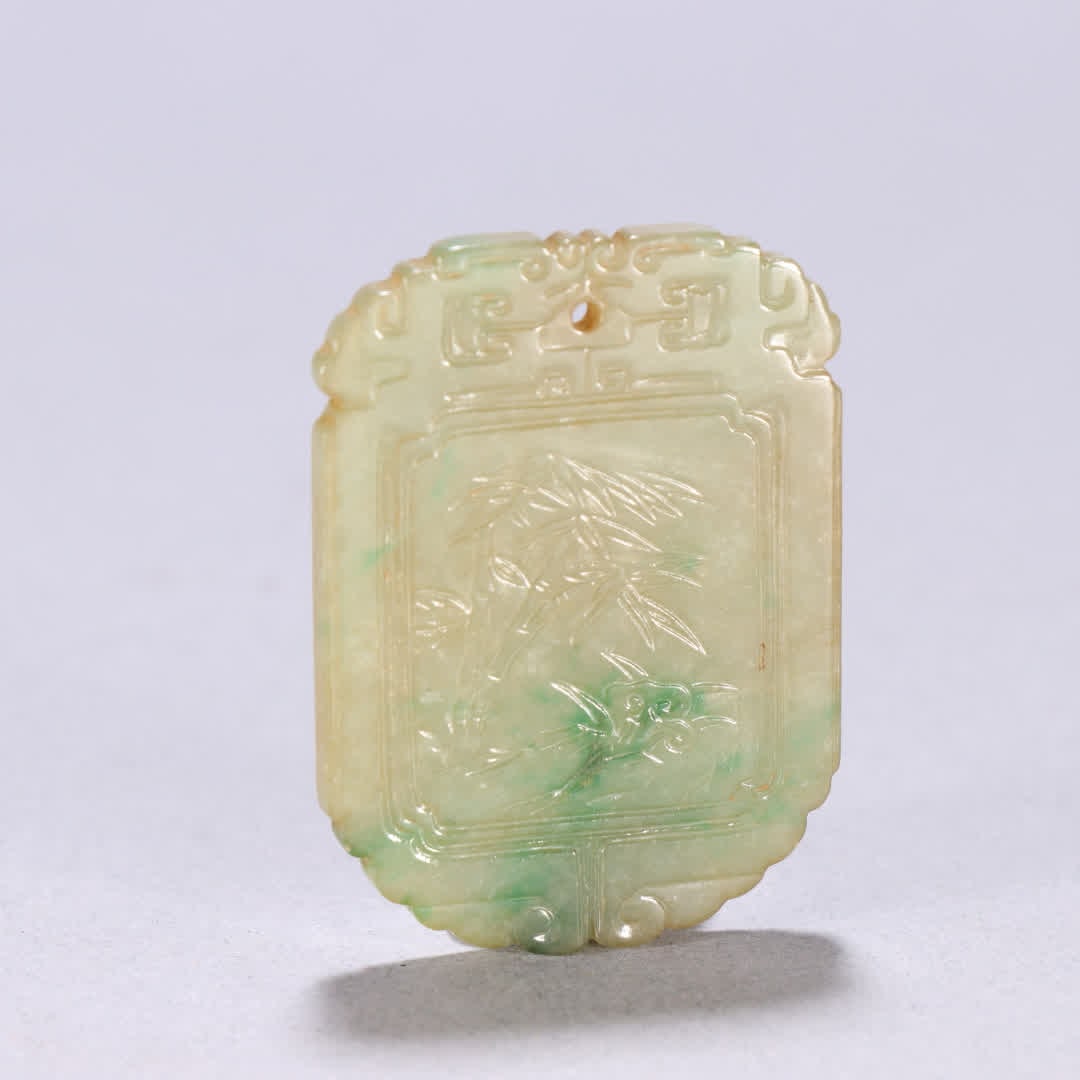 A Qing Dynasty jade bamboo pattern hanging: Qing Dynasty jade bamboo pattern listing SIZE: H:4.6cm W:3.3cm W:15.1g (The Dimensions Of All Batches Are Manually Measured.If You Need More Detailed Information, Please Contact Our Customer Service B