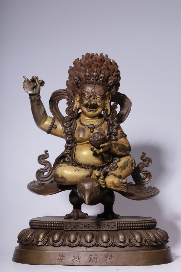 A statue of the mother holding a bracelet in the Qing Dynasty: Qing Dynasty holding a bracelet statue of Yue Mu SIZE: H:40cm L:32cm W:20cm W:9kg (The Dimensions Of All Batches Are Manually Measured.If You Need More Detailed Information, Please Contact Our Custome