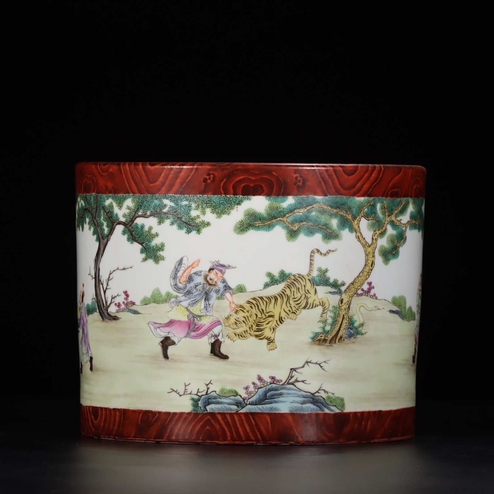 A piece of the Yongzheng year of the Qing Dynasty wood grain glaze character story pen holder: Qing Yongzheng year made wood grain glaze character story pen holder SIZE: H: 15cm MouthD: 17.3cm Bottom diameter 18.3cm (The Dimensions Of All Batches Are Manually Measured.If You Need More Detailed 