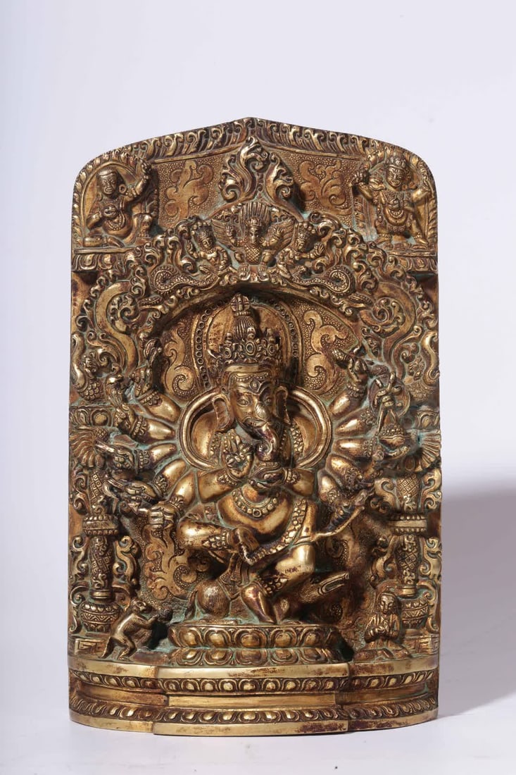 A Qing Dynasty copper-gilt elephant trunk heavenly Buddha plate: Qing Dynasty copper gilt elephant trunk heavenly Buddha board SIZE: H:19.5cm L:11.5cm W:5cm W:1.2kg (The Dimensions Of All Batches Are Manually Measured.If You Need More Detailed Information, Please C