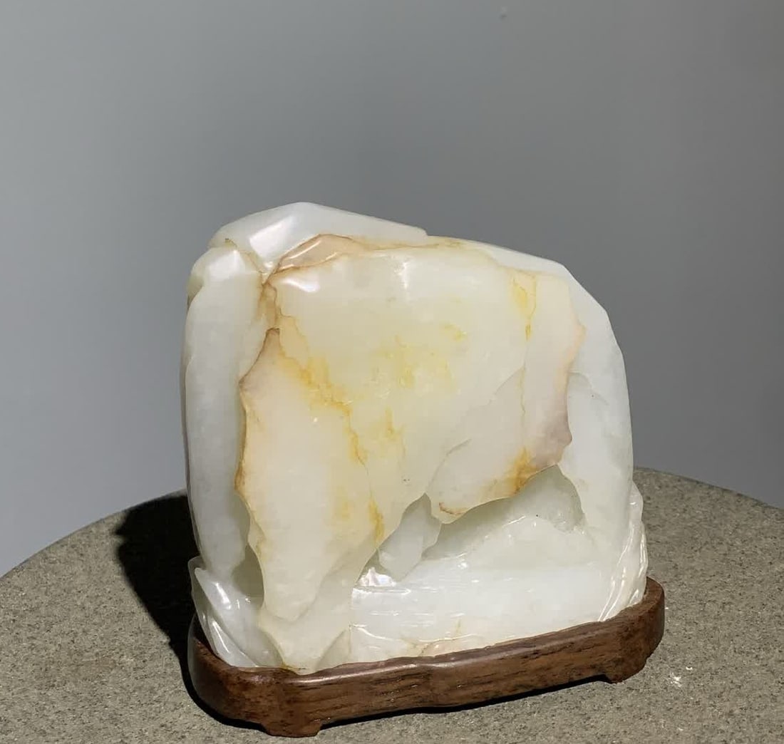A Qing Dynasty white jade mountain ornament - 2