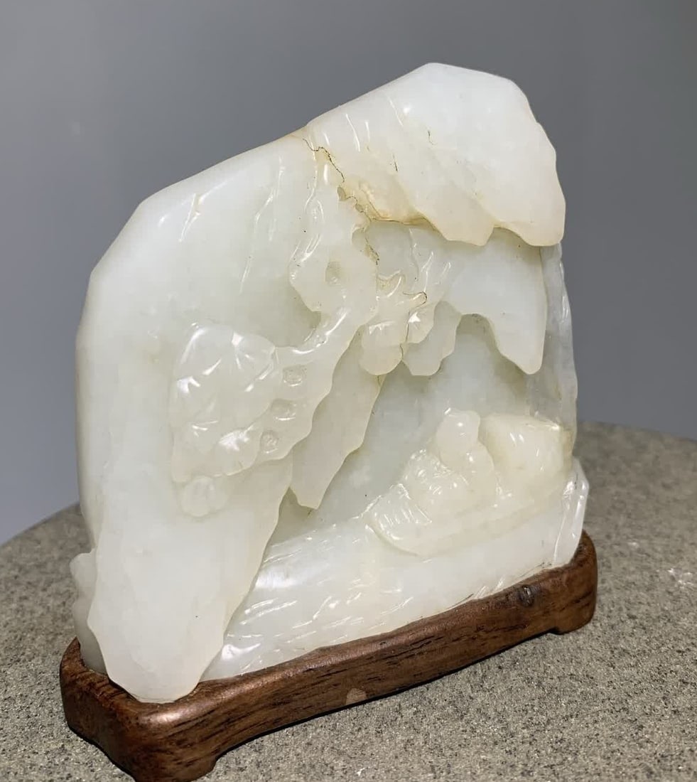 A Qing Dynasty white jade mountain ornament - 5