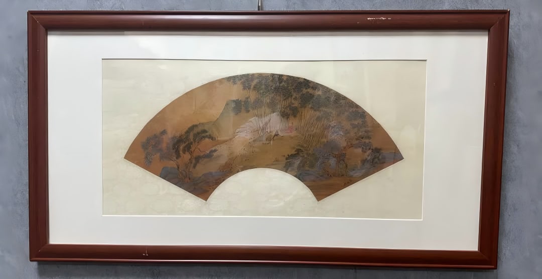 A fan painting of Qiu Ying: Qiu Ying's fan painting SIZE: Painting core55x19cm (The Dimensions Of All Batches Are Manually Measured.If You Need More Detailed Information, Please Contact Our Customer Service Before Bidding.)