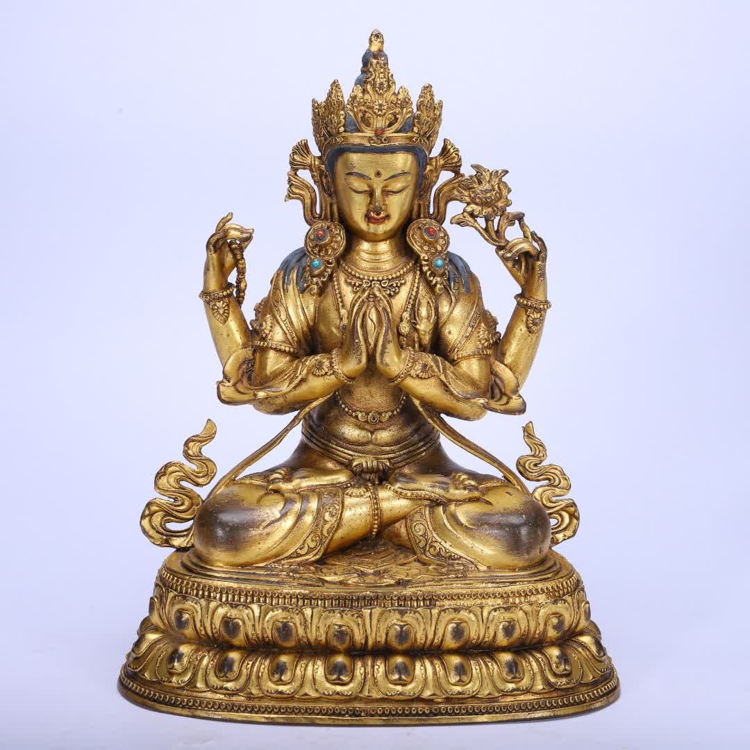 A bronze gilt Buddha statue of the Qing Dynasty: Qing Dynasty copper gilt Buddha statue SIZE: L:18cm W:12cm H:23cm W:1880g (The Dimensions Of All Batches Are Manually Measured.If You Need More Detailed Information, Please Contact Our Customer Servic
