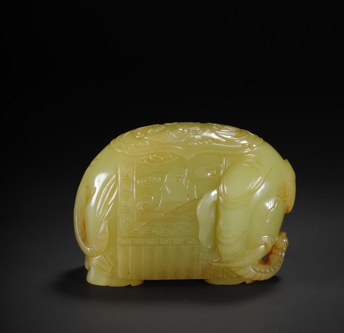 A piece of Hetian topaz in the Qing Dynasty is peaceful: In the Qing Dynasty, Hetian topaz had a peaceful image SIZE: 8.3x3.8x5.8cm W:345.5g (The Dimensions Of All Batches Are Manually Measured.If You Need More Detailed Information, Please Contact Our Custo