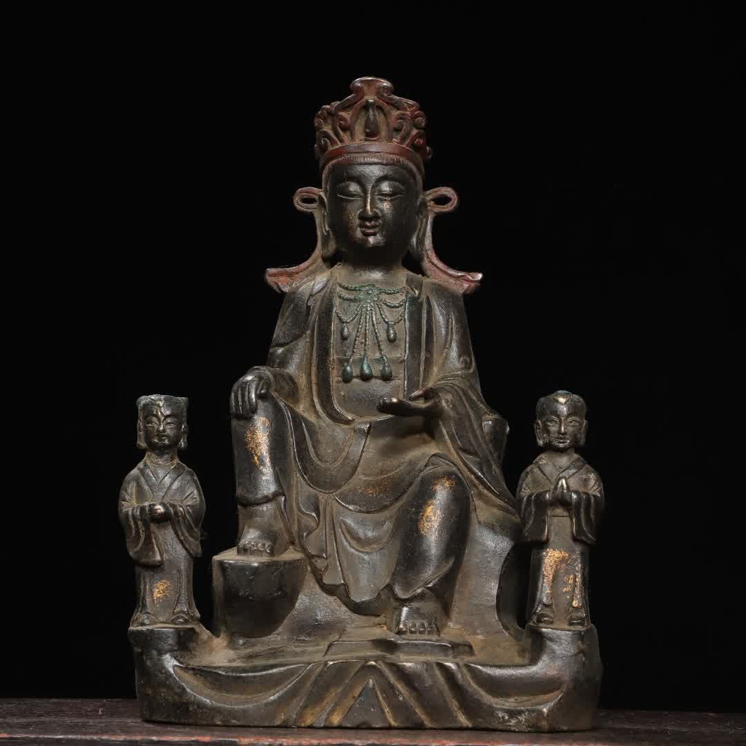 A Qing Dynasty bronze gold statue of Guanyin: Qing Dynasty bronze rubbing gold Guanyin statue SIZE: H:24cm W:16cm T:8cm W:1.65kg (The Dimensions Of All Batches Are Manually Measured.If You Need More Detailed Information, Please Contact Our Custom