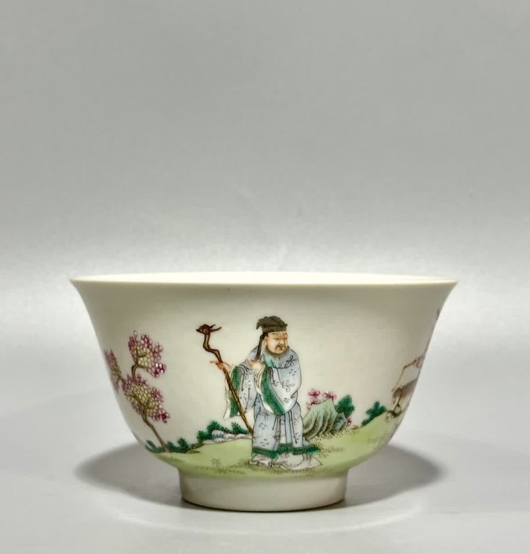 A pastel figure bowl made in the Xianfeng Year of the Qing Dynasty: Qing Xianfeng year pastel figure bowl SIZE: H: 6.5cm MouthD: 11.4cm Bottom diameter 4.9cm (The Dimensions Of All Batches Are Manually Measured.If You Need More Detailed Information, Please Contact Our