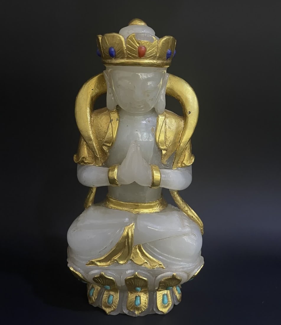 A Qing Dynasty Hetian white jade Buddha statue: Qing Dynasty Hetian white jade Buddha statue SIZE: H:15cm (The Dimensions Of All Batches Are Manually Measured.If You Need More Detailed Information, Please Contact Our Customer Service Before Bidding