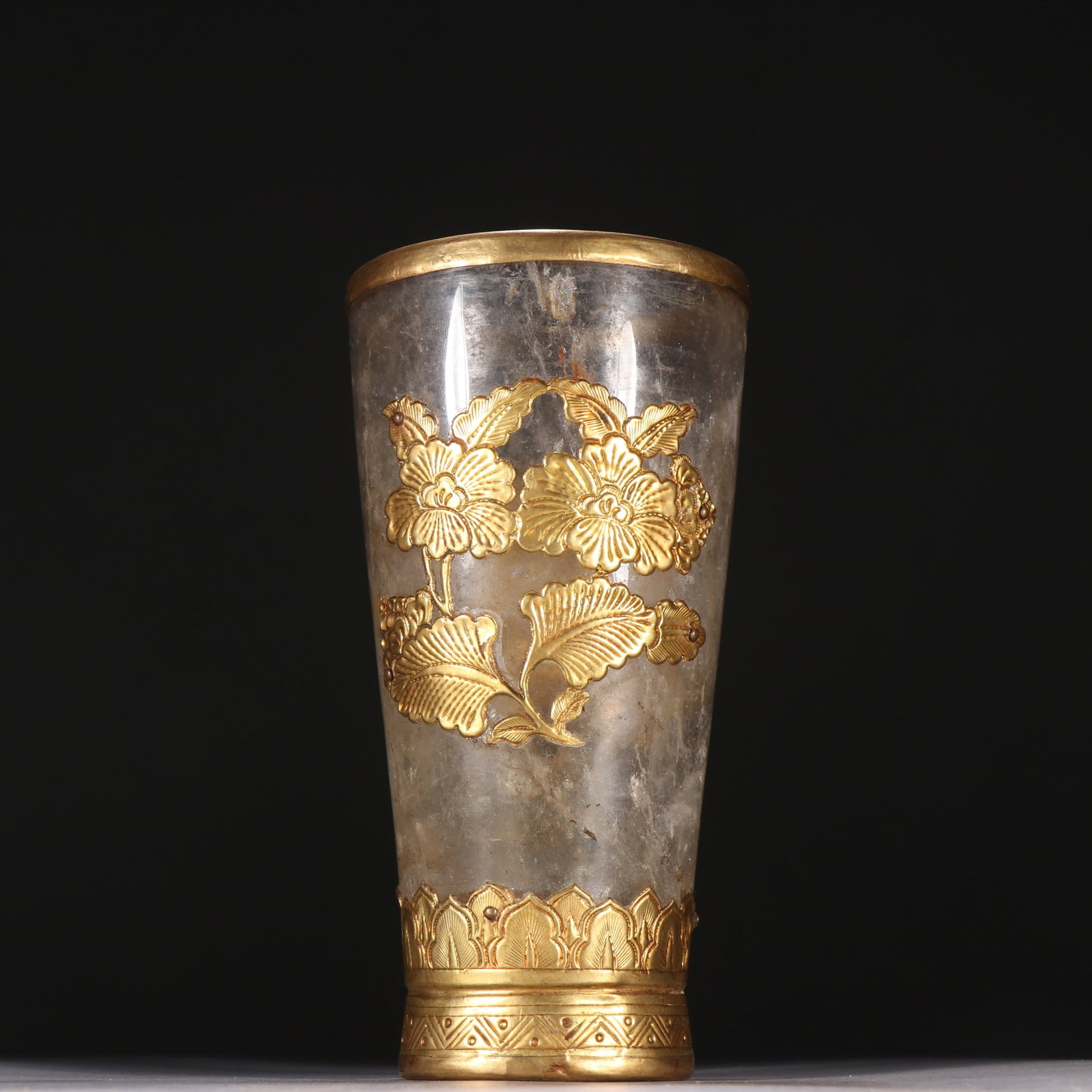 A Liao gold crystal gold-clad pattern cup (1 of 9)