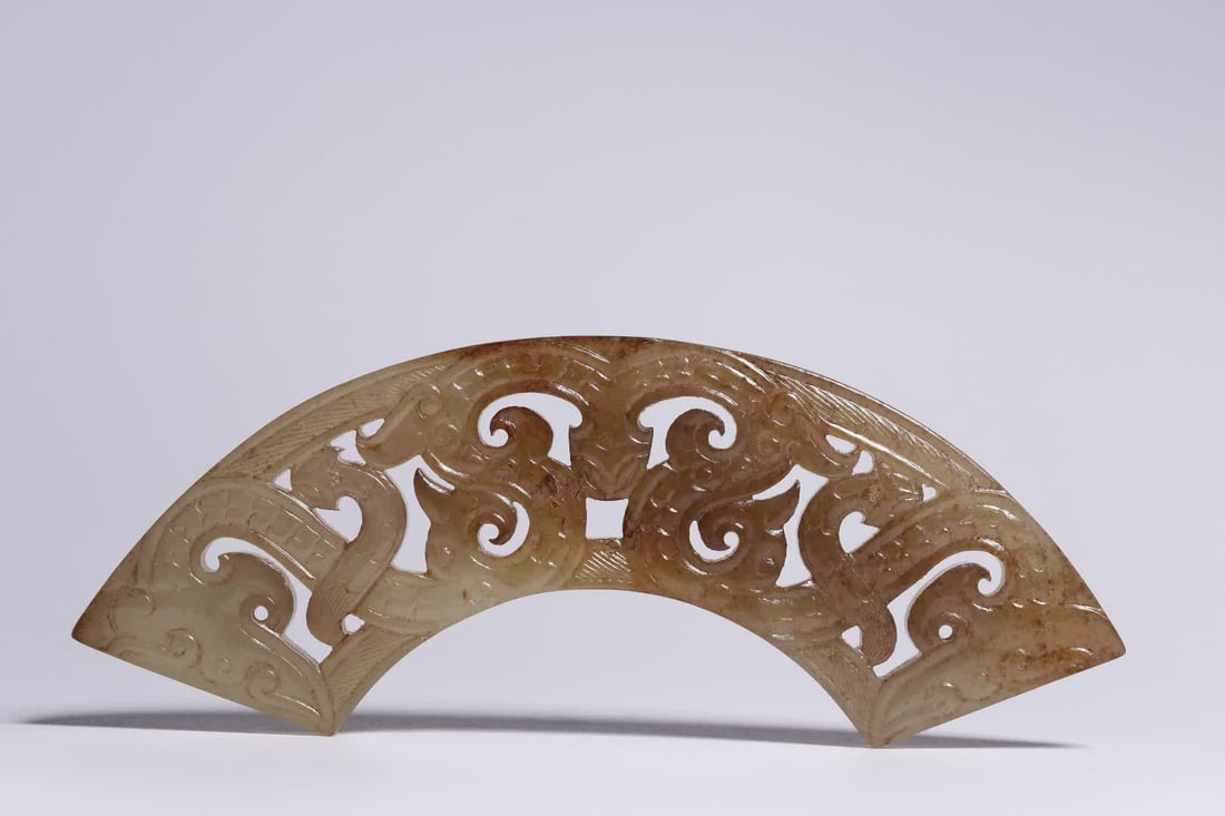 A piece of war Han Dynasty Hetian jade dragon pattern jade huang (1 of 6)