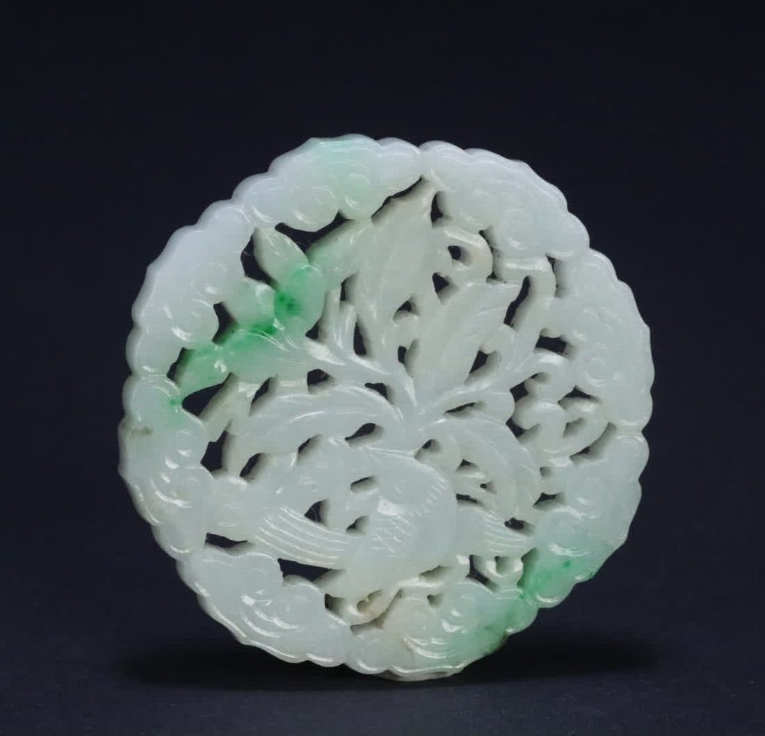 A piece of late Qing jade is happy to be on the eyebrows: In the late Qing Dynasty, jade was happy to be on the eyebrows SIZE: 5.25x0.56cm W:32.6g (The Dimensions Of All Batches Are Manually Measured.If You Need More Detailed Information, Please Contact Our 