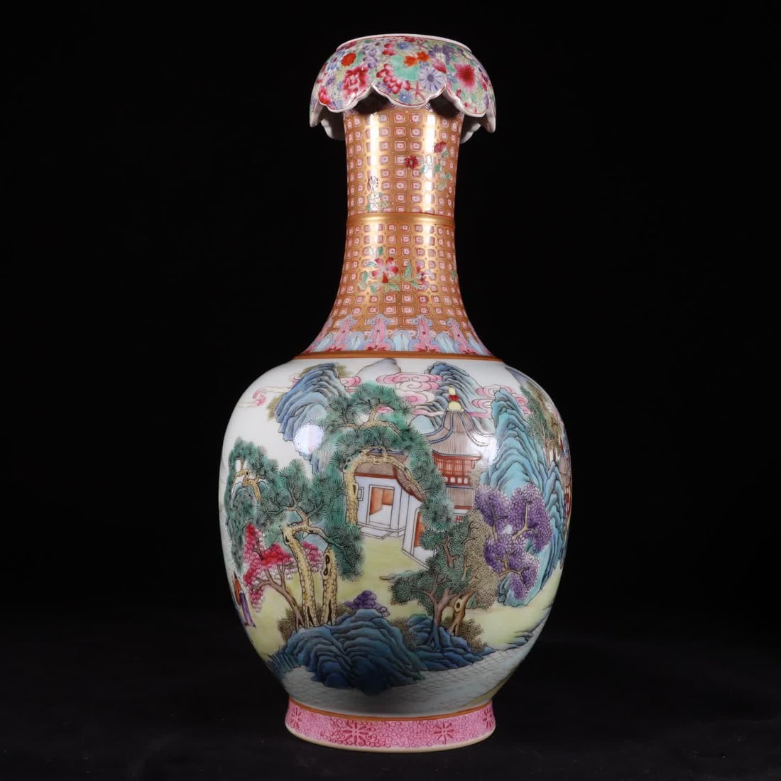 A pastel gold-painted window landscape flip bottle made in the Qianlong period of the Qing Dynasty: Qianlong year of the Qing Dynasty pastel gold-painted window landscape people's mouth bottle SIZE: H: 32cm W: 16cm Bottom 9.8cm (The Dimensions Of All Batches Are Manually Measured.If You Need More De