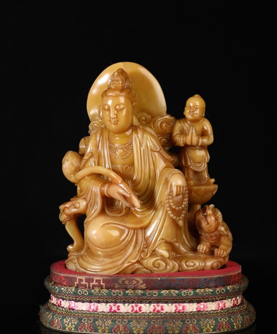 A Qing Dynasty Shoushan Shitian Huang Guanyin ornament (1 of 9)