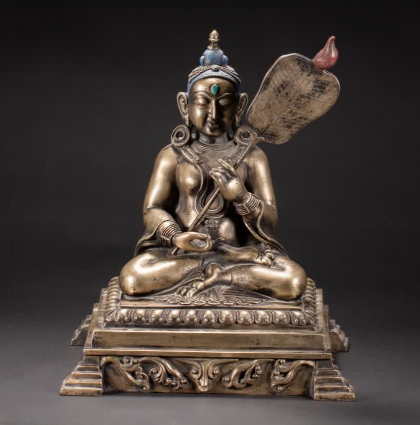 A silver Buddha statue of the Qing Dynasty (1 of 9)