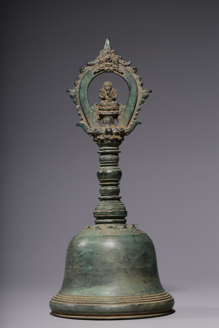A bronze bell from the 12th century (1 of 6)