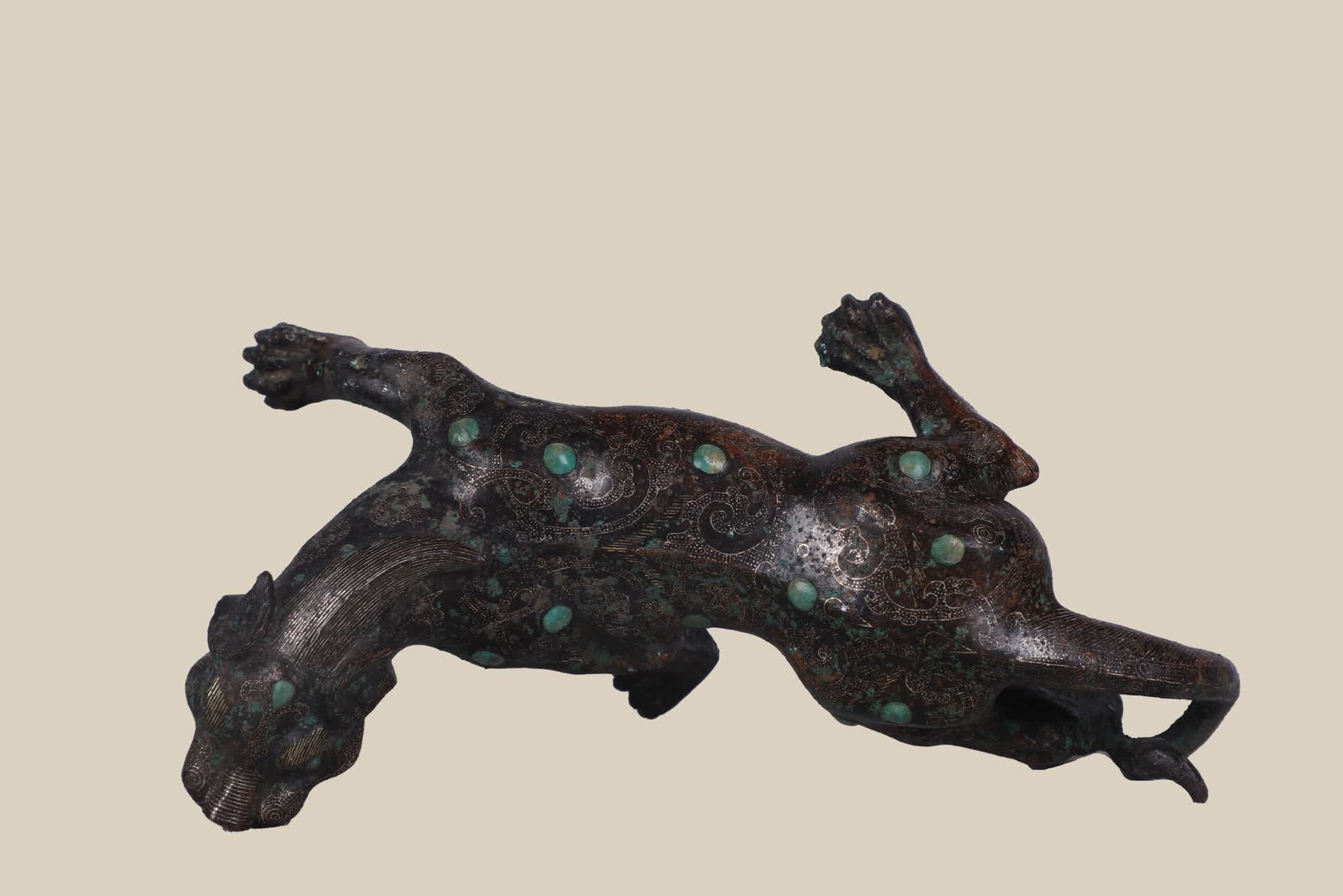 A pair of Han Dynasty bronze Cuo gold and silver inlaid turquoise dragon tiger - 5