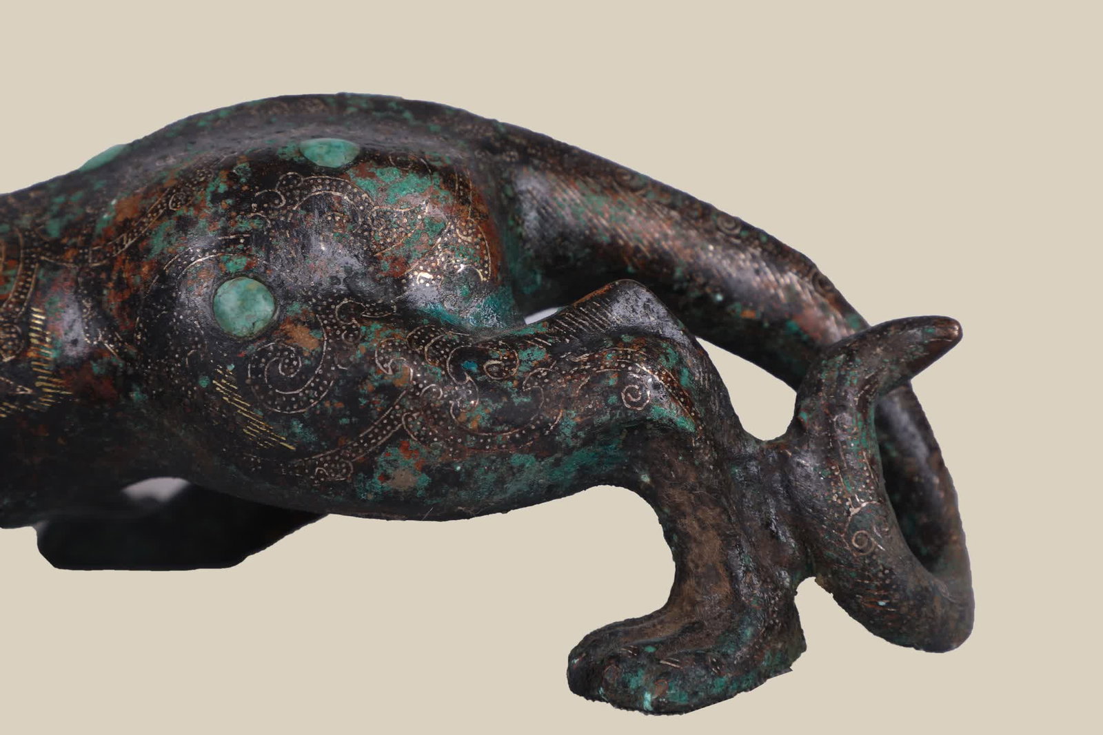 A pair of Han Dynasty bronze Cuo gold and silver inlaid turquoise dragon tiger - 8