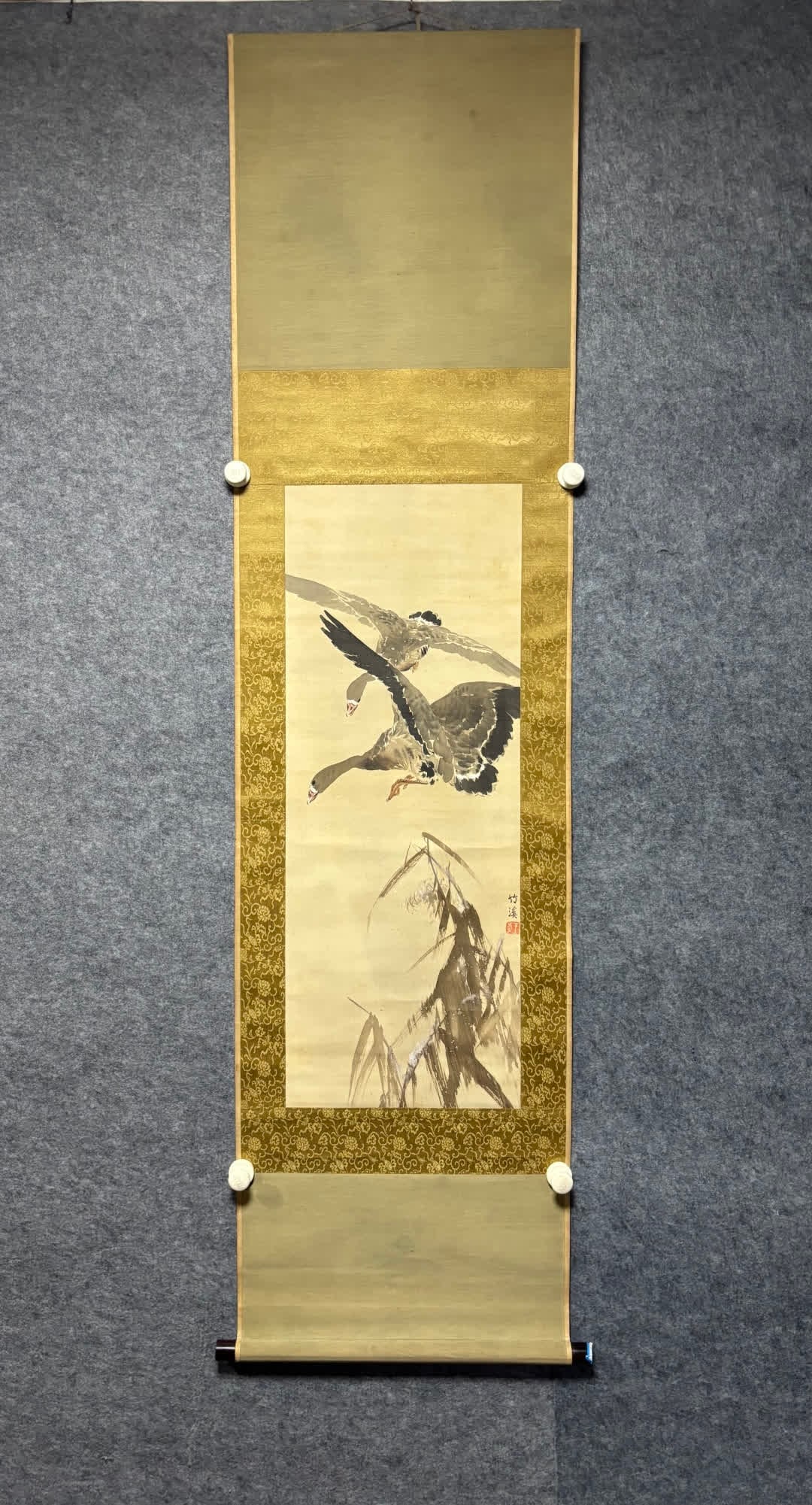 A picture of Wang Bu's flowers and birds: Wang Bu's flower and bird picture SIZE: Painting core85x32cm (The Dimensions Of All Batches Are Manually Measured.If You Need More Detailed Information, Please Contact Our Customer Service Before Bidd