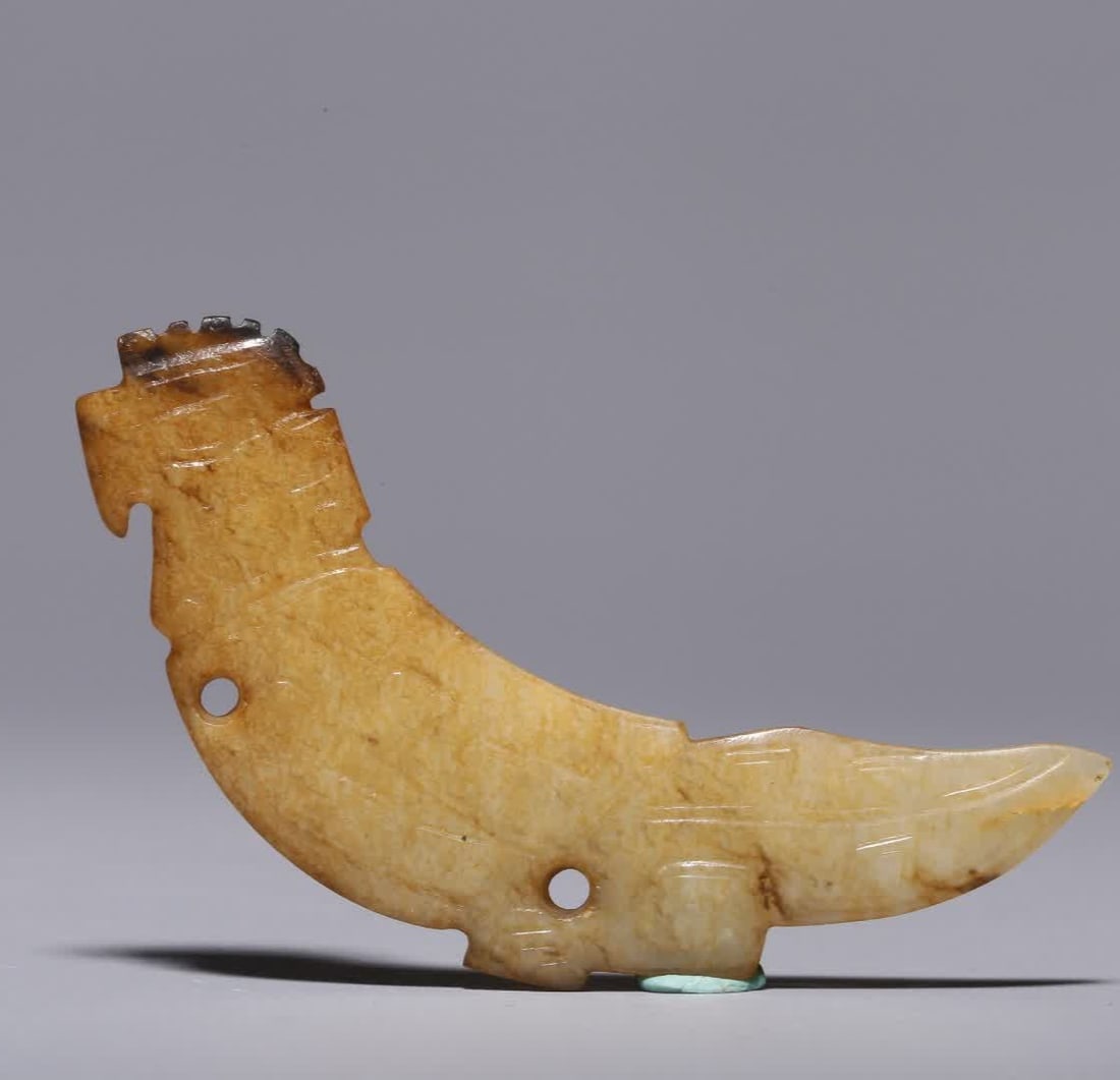 An old Tibetan Shang and Zhou culture Hetian jade divine bird jade pendant (1 of 6)