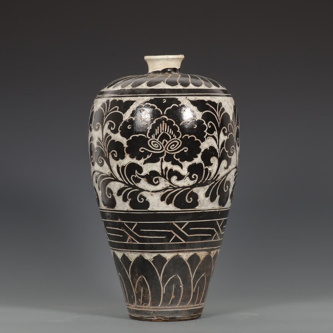 A Song Cizhou kiln white ground black peony pattern plum bottle (1 of 9)