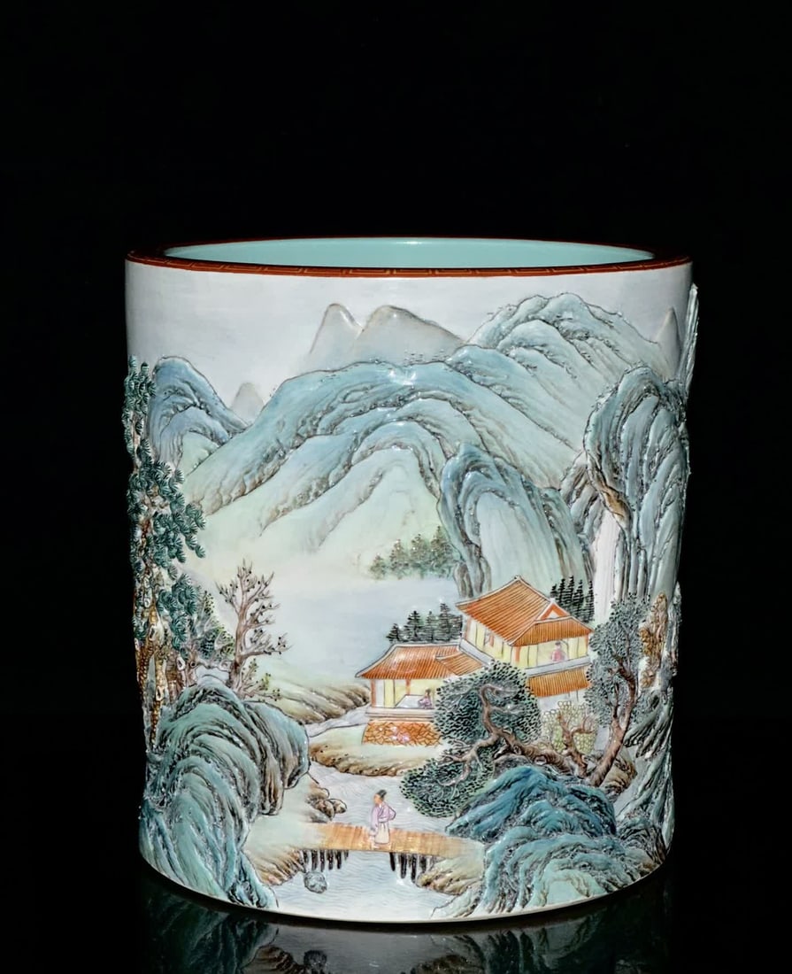 A piece of Qianlong year of the Qing Dynasty alum red gilded pattern edge landscape pavilion: Qianlong year of the Qing Dynasty alum red gilded pattern edge landscape pavilion character carved pen holder SIZE: MouthD: 20.3cm H: 22cm Bottom diameter 19.8cm (The Dimensions Of All Batches Are Man