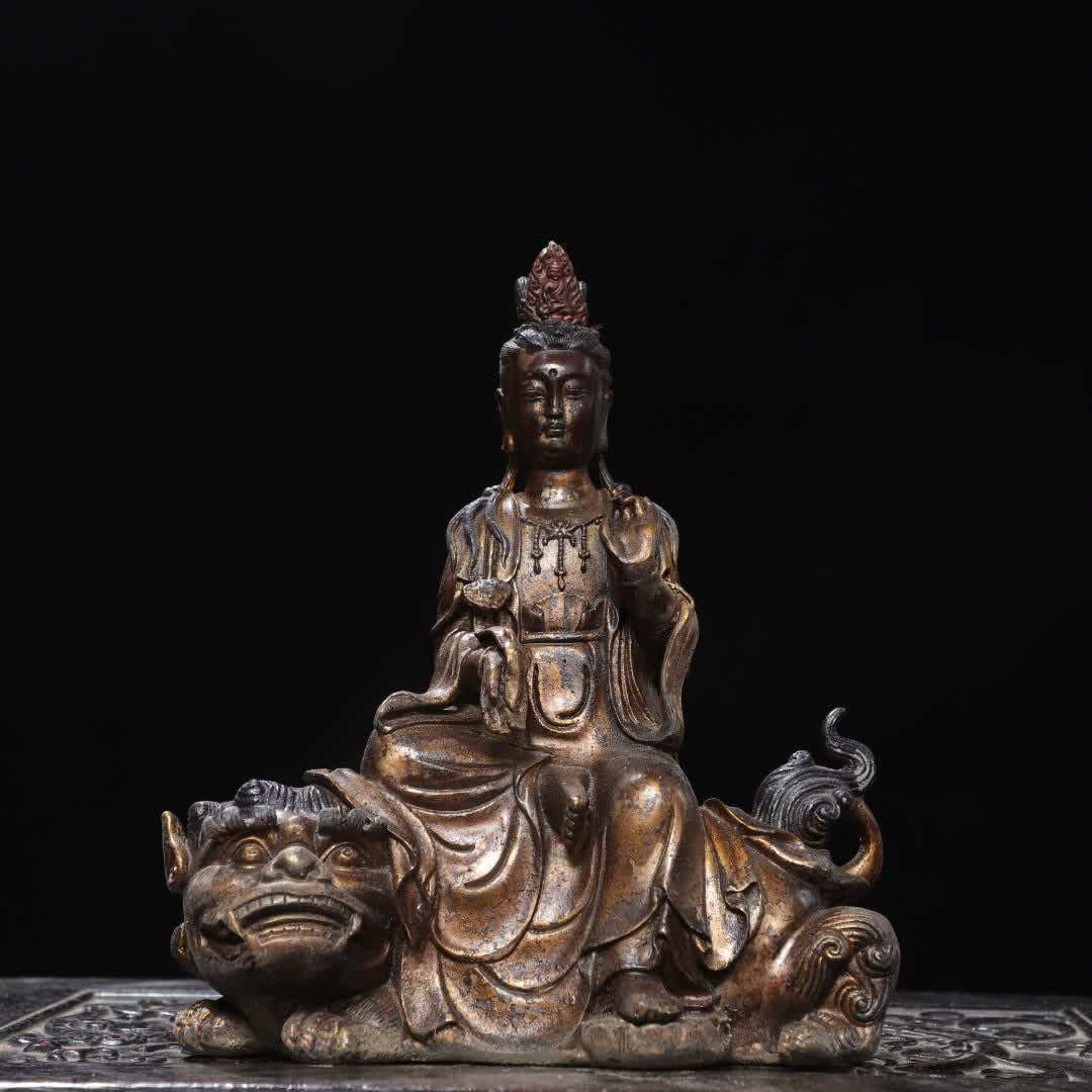A Qing Dynasty bronze rubbing gold statue of Shakyamuni: Qing Dynasty bronze rubbing gold statue of Shakyamuni SIZE: H:22cm W:20cm T:9cm W:2.85kg (The Dimensions Of All Batches Are Manually Measured.If You Need More Detailed Information, Please Contact Our 