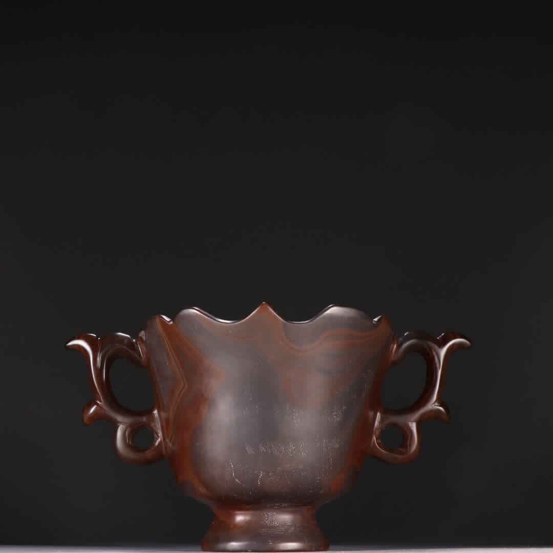 A Qing Dynasty agate amphora bowl: Qing Dynasty agate amphora bowl SIZE: H:11cm W:21.4cm W:585.1g (The Dimensions Of All Batches Are Manually Measured.If You Need More Detailed Information, Please Contact Our Customer Service Before Bi