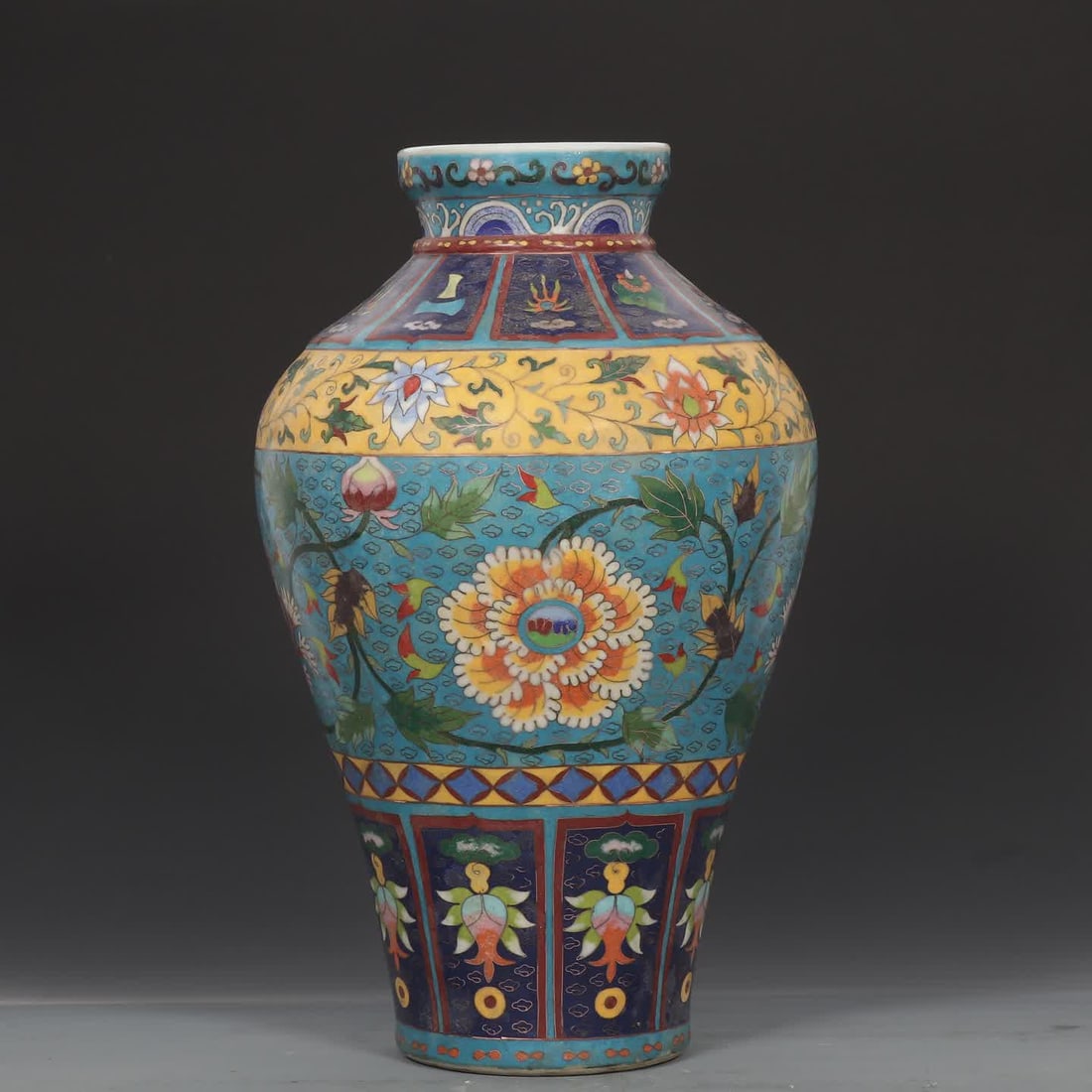 A Yuan Dynasty cloisonne peony pattern plum bottle: Yuan Dynasty cloisonne peony pattern plum vase SIZE: H: 45cm MouthD: 12.8cm Belly diameter 25cm (The Dimensions Of All Batches Are Manually Measured.If You Need More Detailed Information, Please Conta