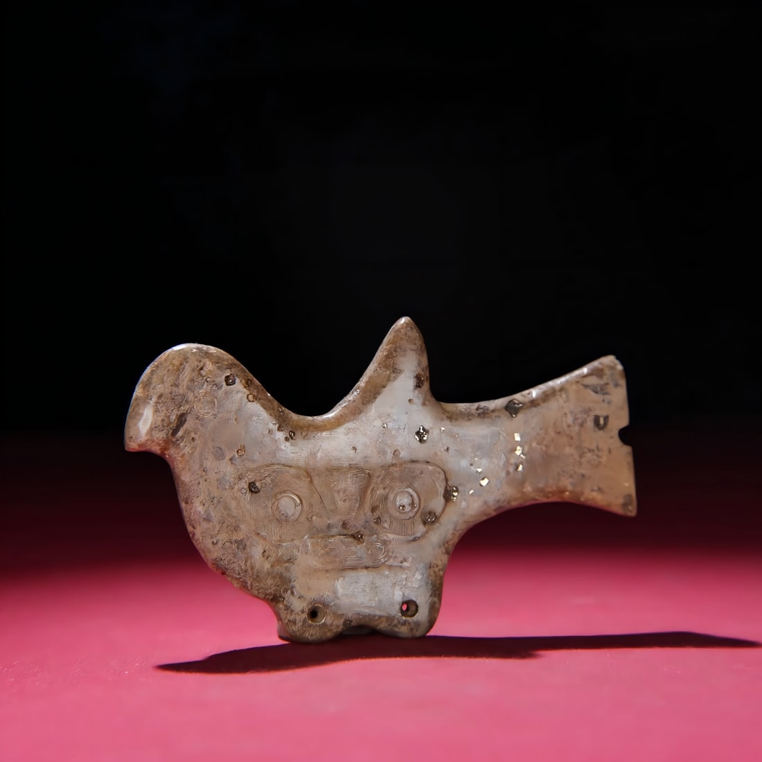 A Han Dynasty Yuliangzhu bird: Han Dynasty Yuliang Zhu bird SIZE: 95x58x8mm W:68g (The Dimensions Of All Batches Are Manually Measured.If You Need More Detailed Information, Please Contact Our Customer Service Before Bidding.)
